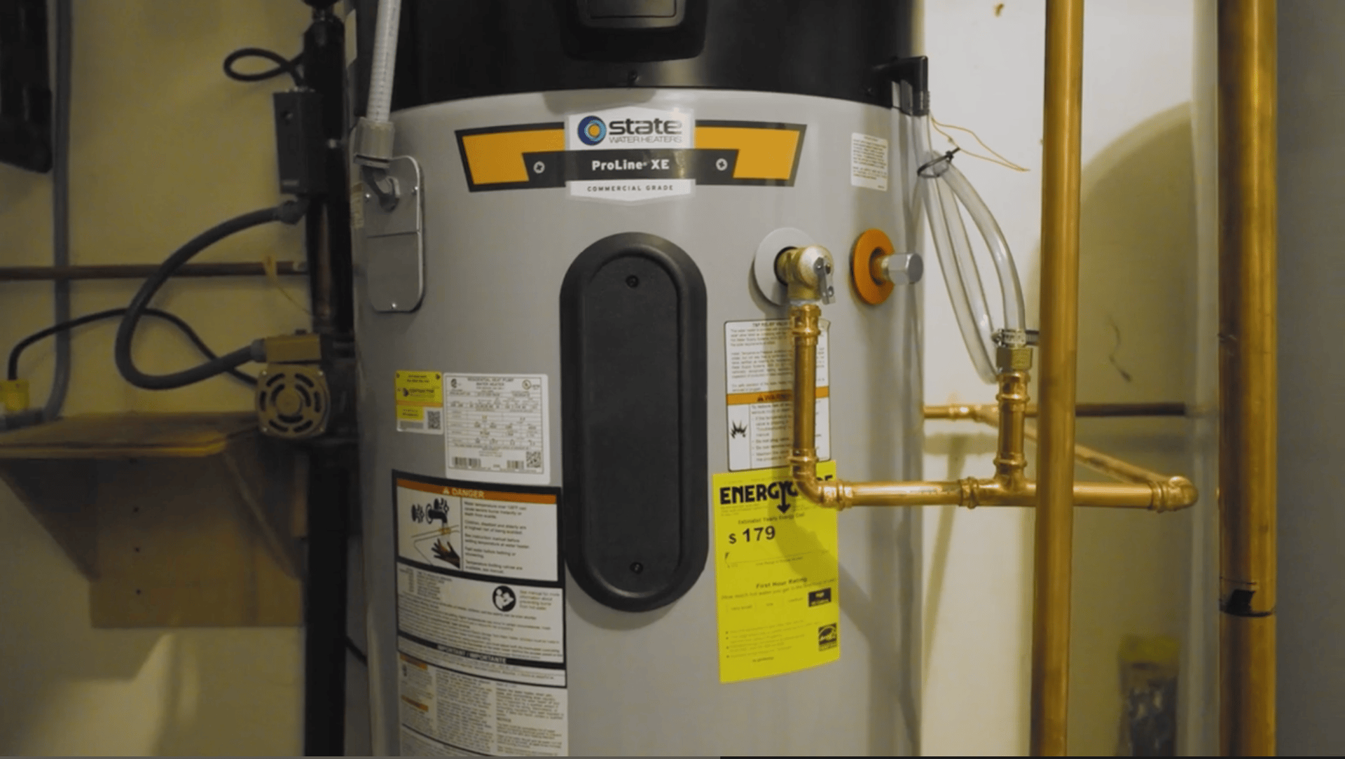 Gas pump, Yellow