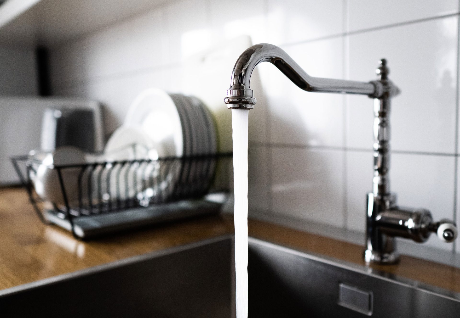 Plumbing fixture, Automotive design, Tap, Sink, Floor, Flooring, Rectangle