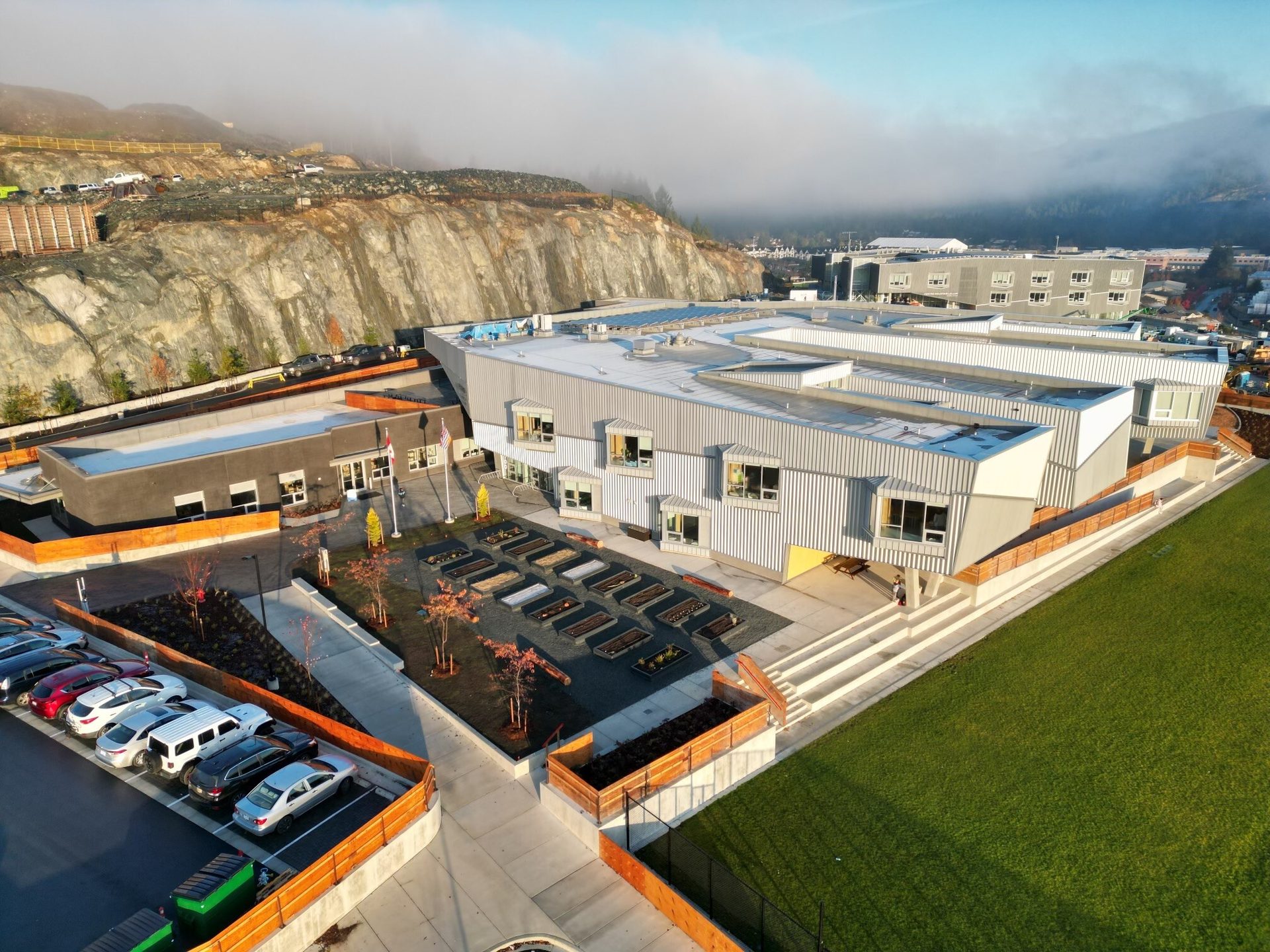 Urban design, Cloud, Sky, Building, Asphalt