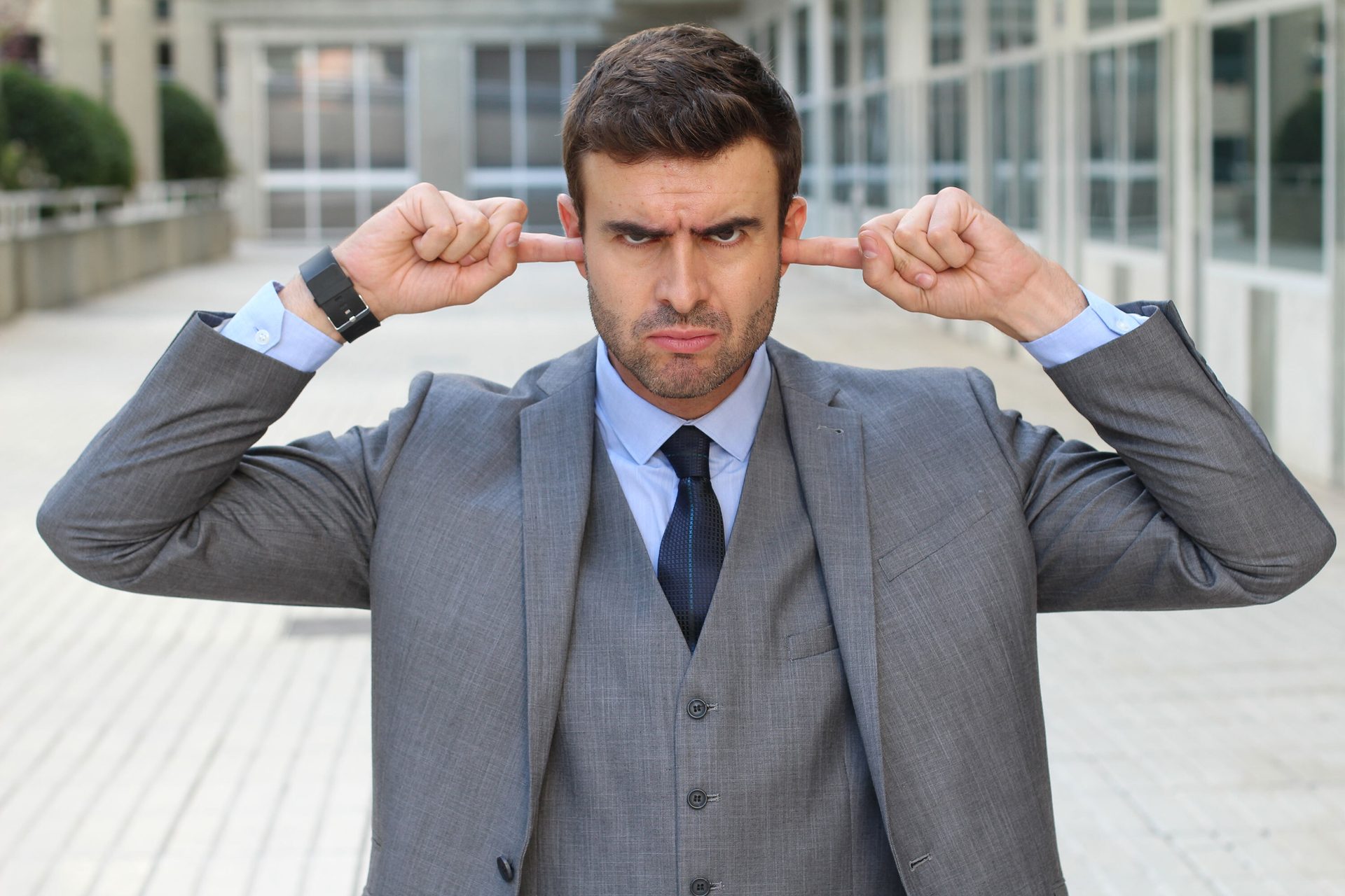 Dress shirt, Forehead, Joint, Hairstyle, Arm, Shoulder, Muscle, Human, Neck, Sleeve