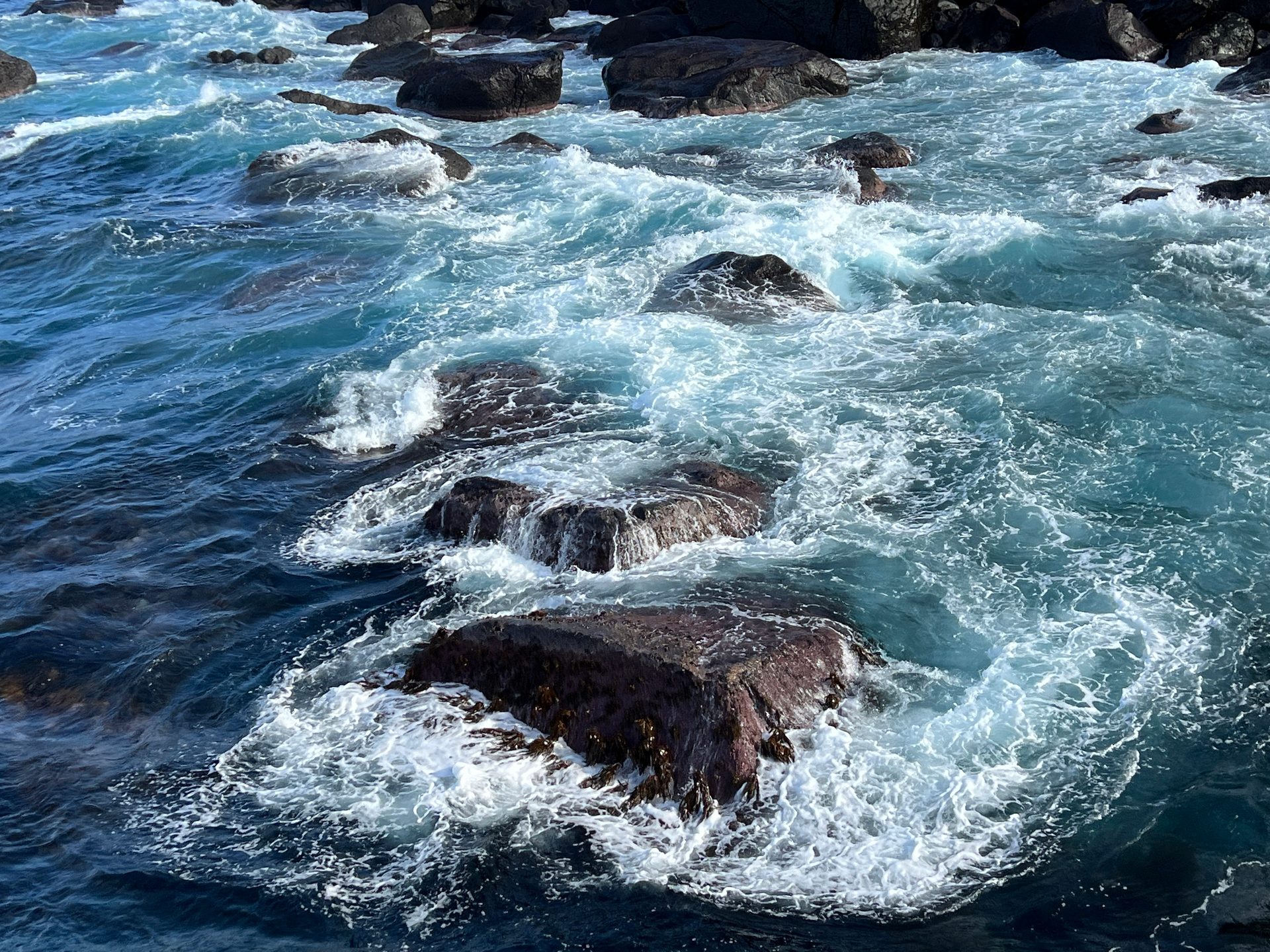 Fluvial landforms of streams, Water resources, Natural landscape, Daytime, Liquid, Azure, Fluid, Watercourse