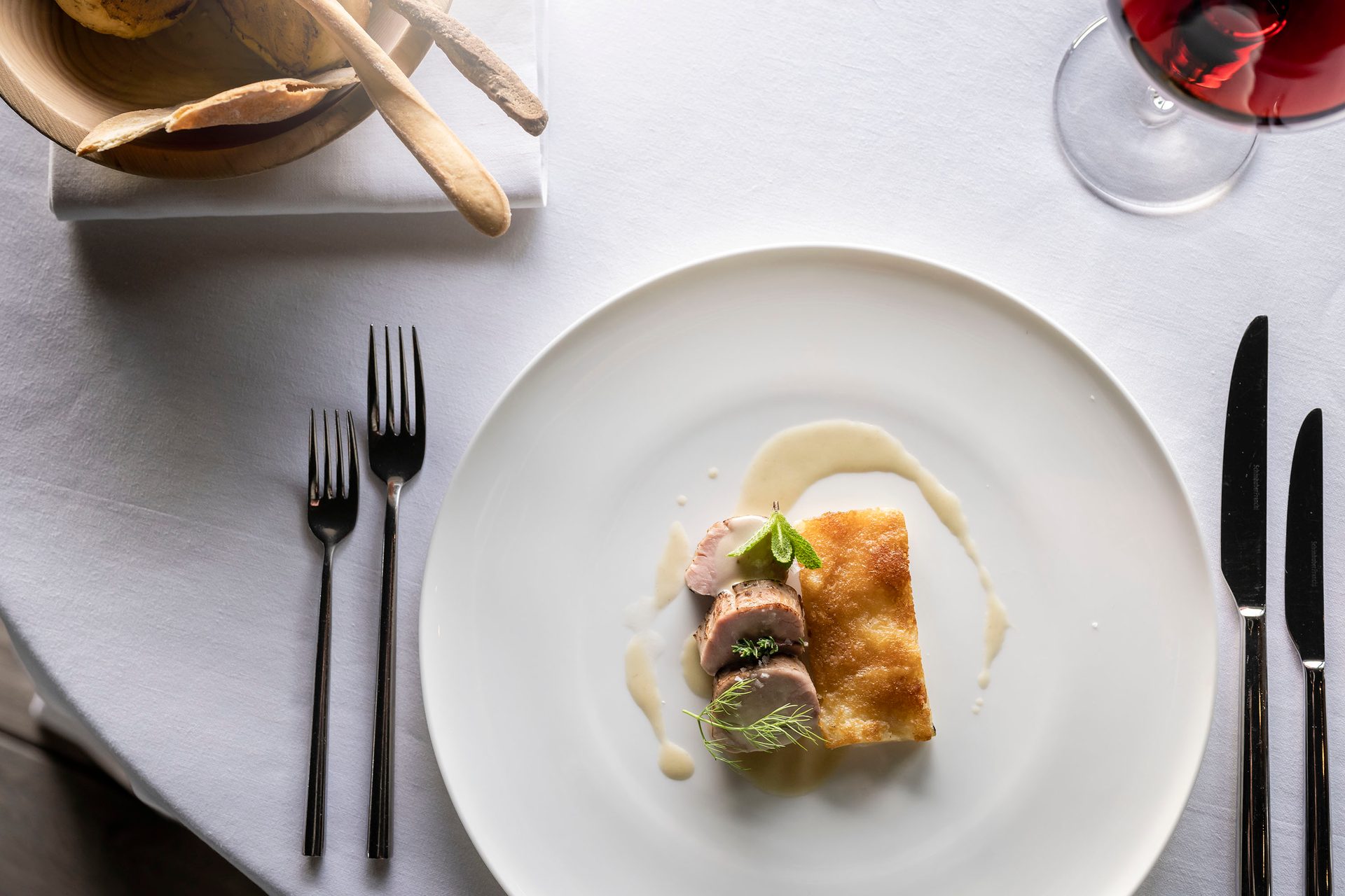 Culinary arts, Food, Tableware, Dishware, Ingredient, Serveware, Plate, Cooking, Vegetable, Garnish