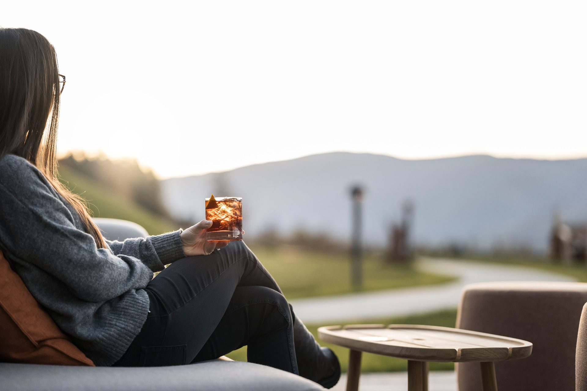 People in nature, Alcoholic drink, Tableware, Drinkware, Drinking, Morning