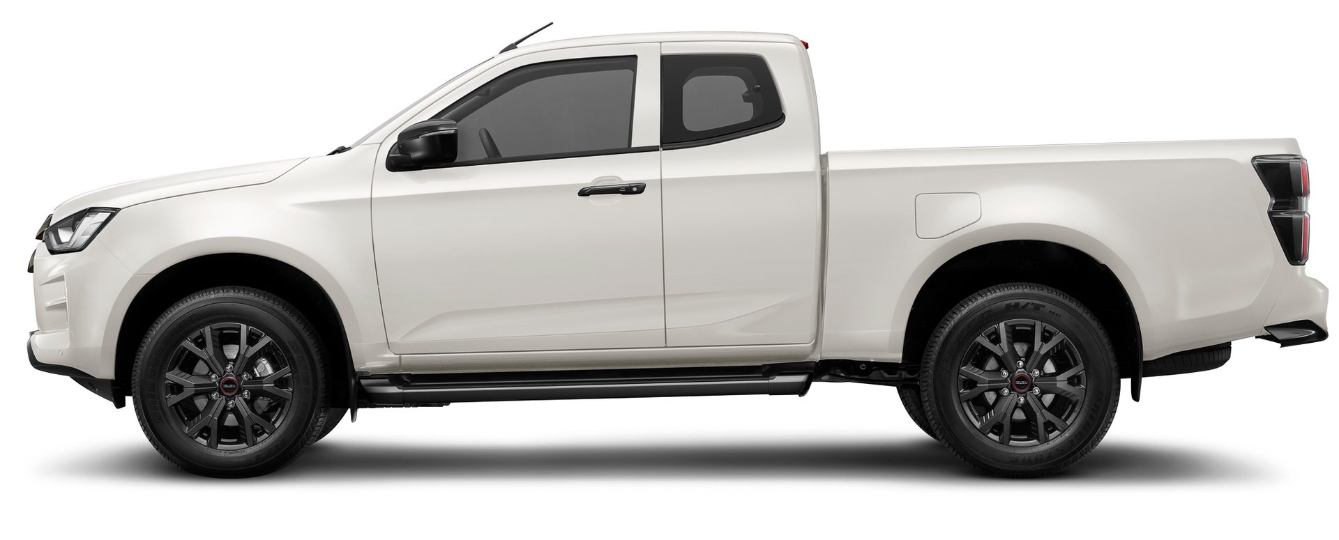 Motor vehicle, Automotive tire, Alloy wheel, Car, Hood, Tread