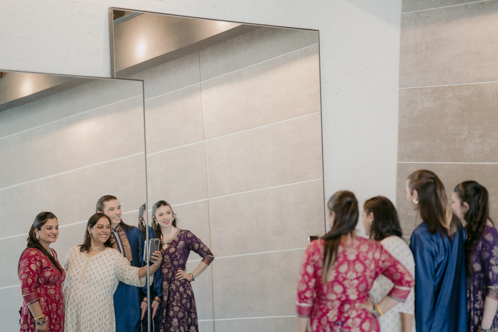 Formal wear, One-piece garment, Flooring