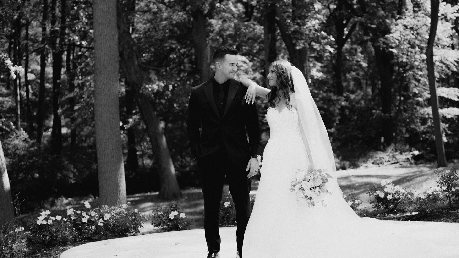 Wedding dress, Formal wear, Bridal Clothing, Photograph, Happiness, White, Bride, Event, Marriage