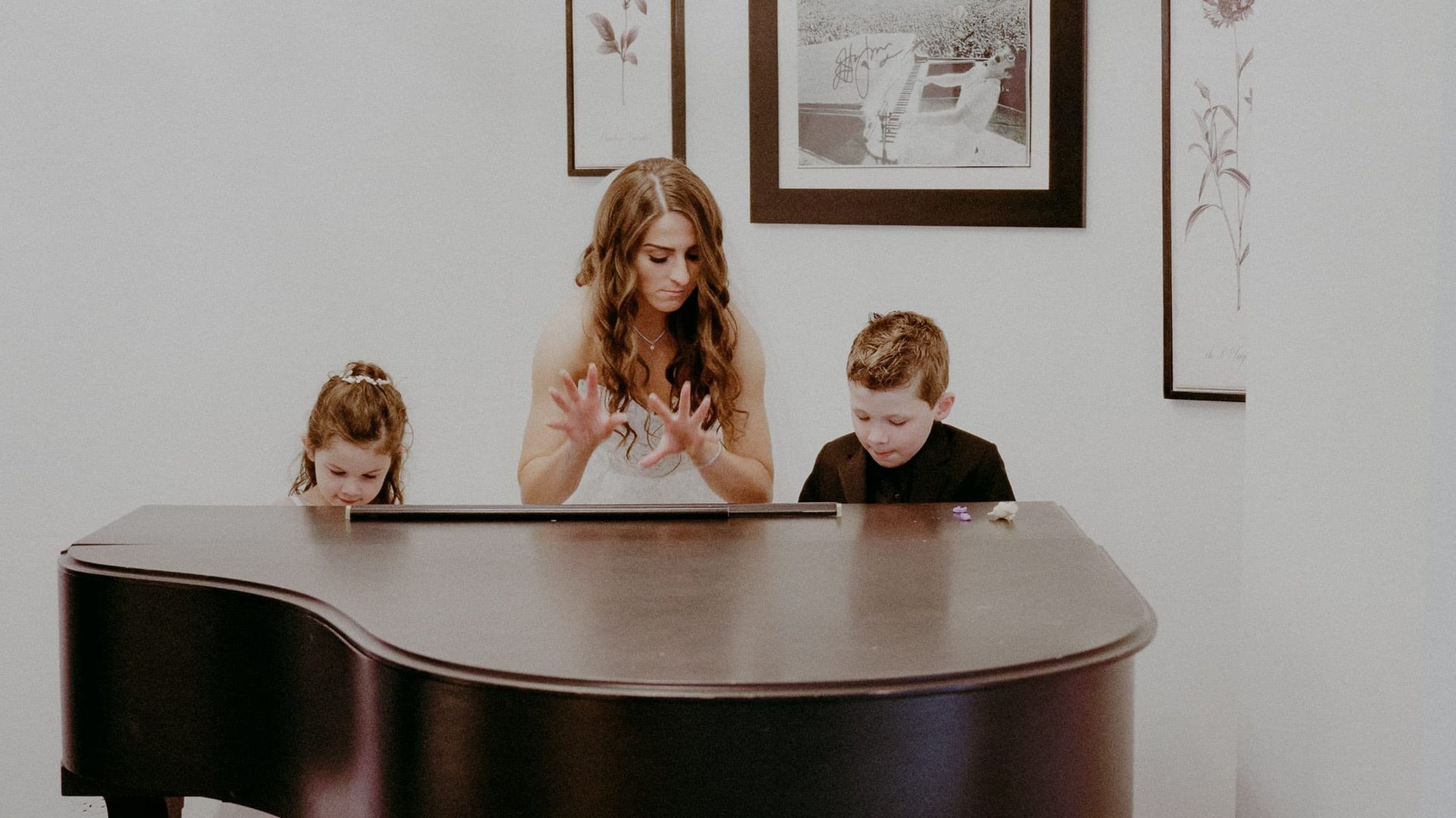 Musical instrument, Happiness, Keyboard, Furniture, Piano, Smile, Comfort, Child