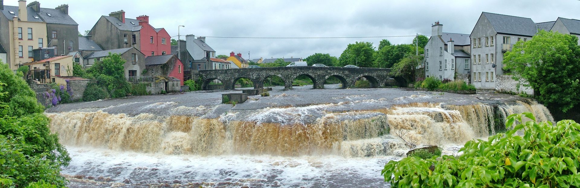 Fluvial landforms of streams, Natural landscape, Water, Sky, Cloud, Plant, Building, Tree, Waterfall, Watercourse