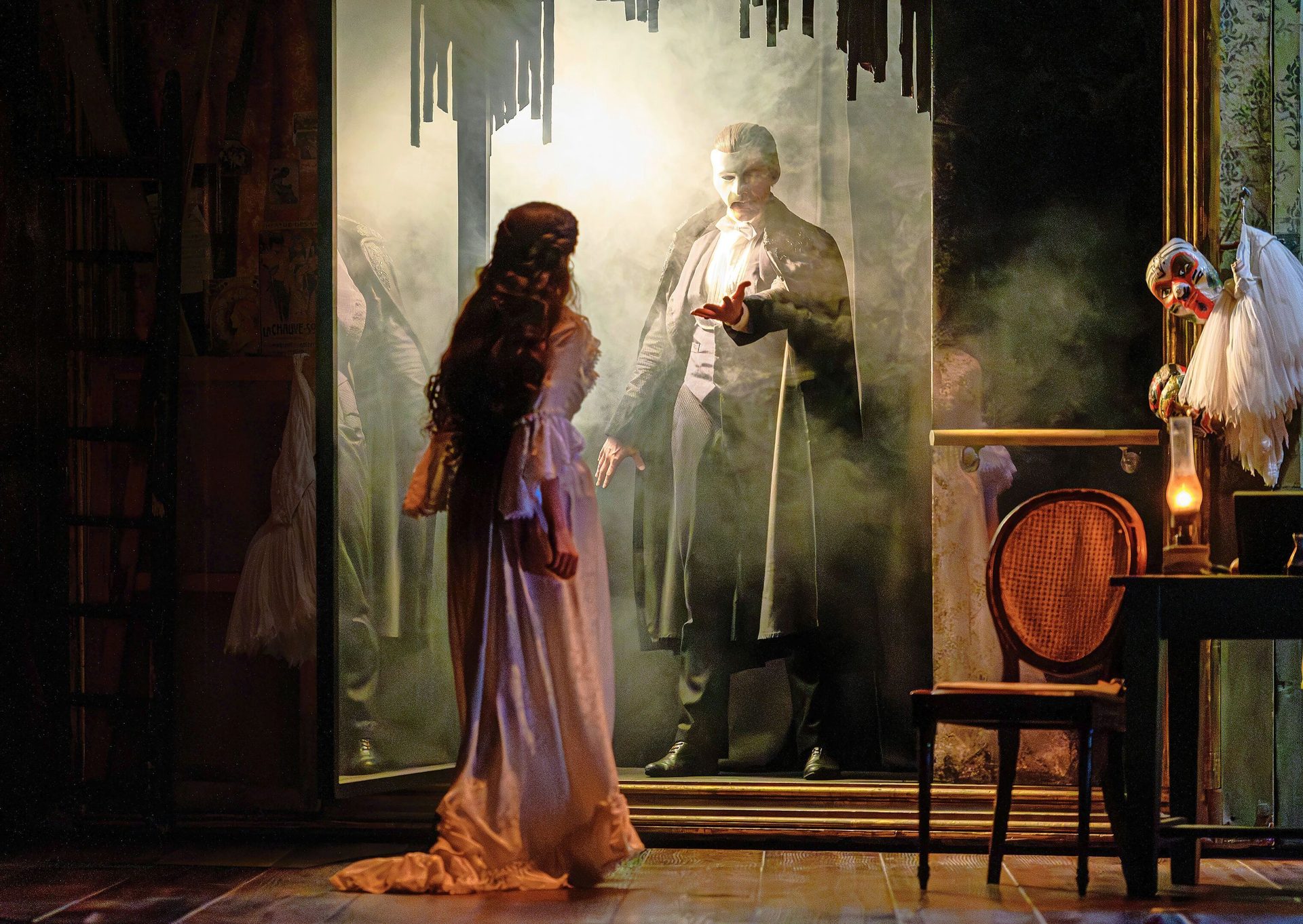 Performing Arts, Dress, Stage, Drama, Theatre, Performance, Entertainment, Acting, Gown