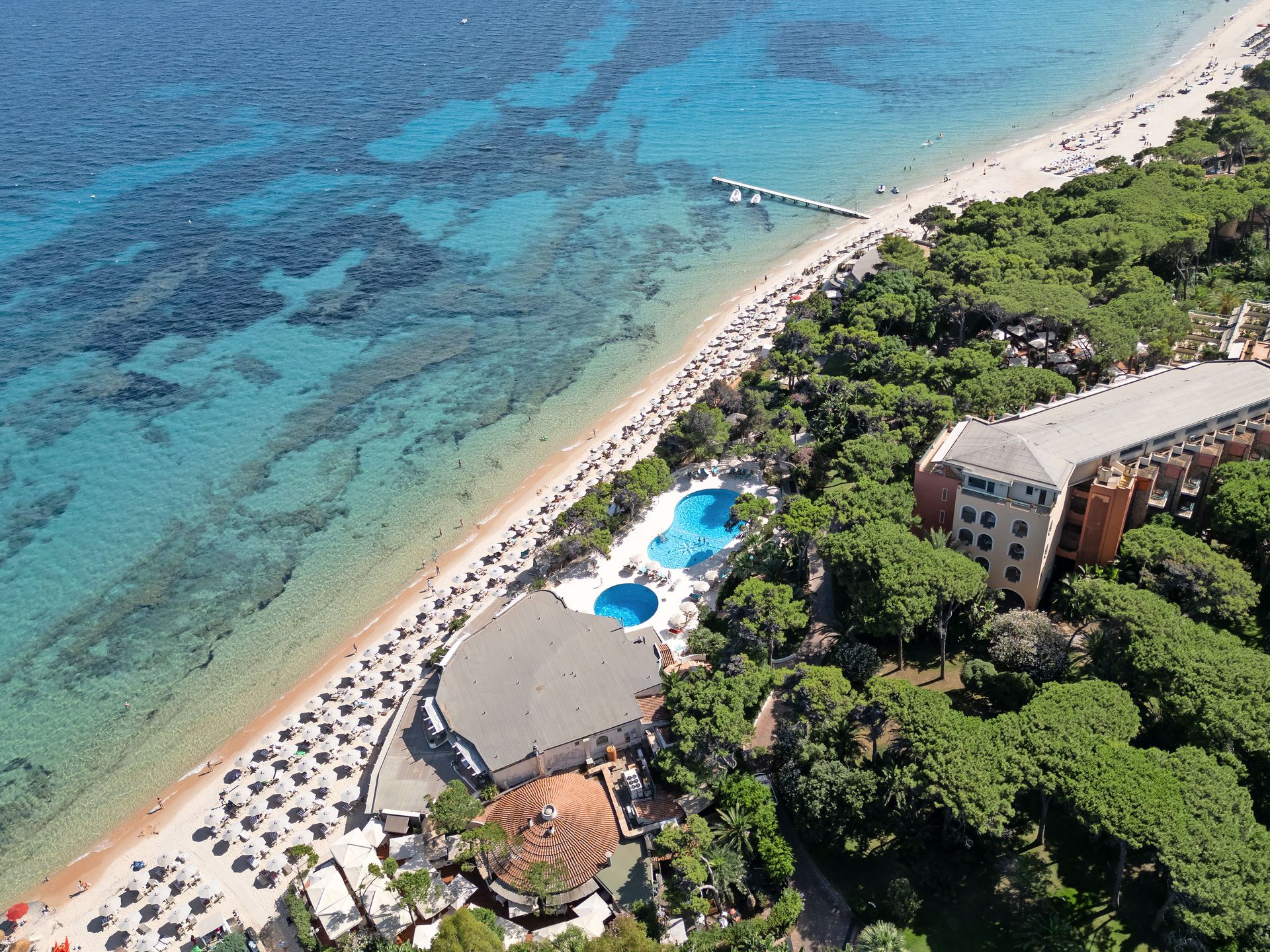 Coastal and oceanic landforms, Body of water, Swimming pool, Coast, Resort, Sea, Beach, Ocean, Shore