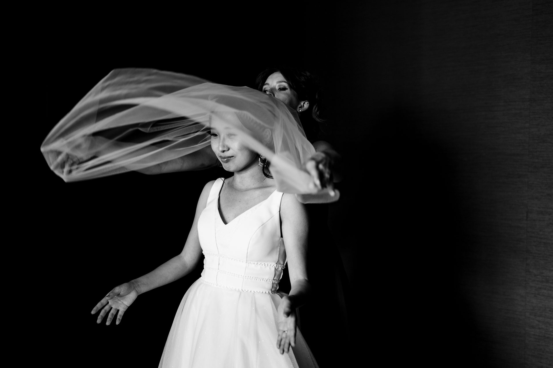 Flash photography, Performing arts, Wedding dress, Entertainment, Gesture, Happy