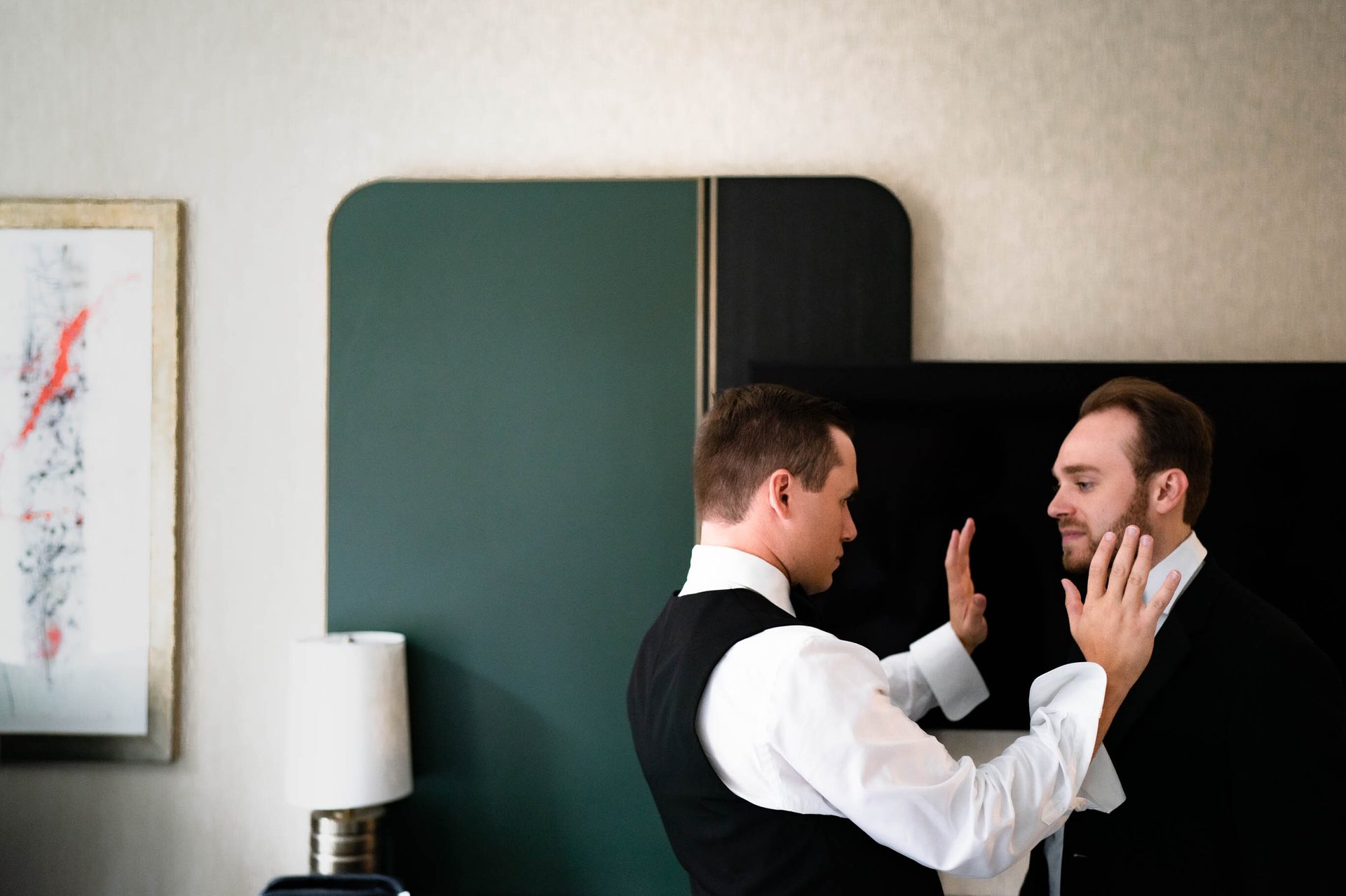 Flash photography, Dress shirt, Gesture