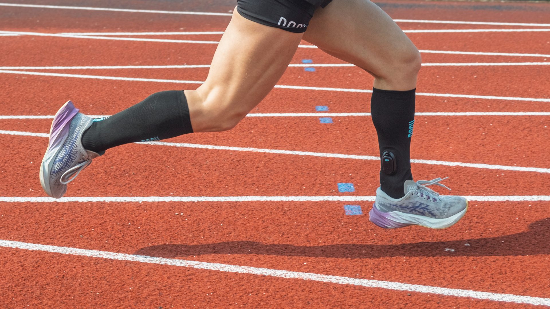 Walking Shoe, Footwear, Leg, Calf, Sneakers, Knee