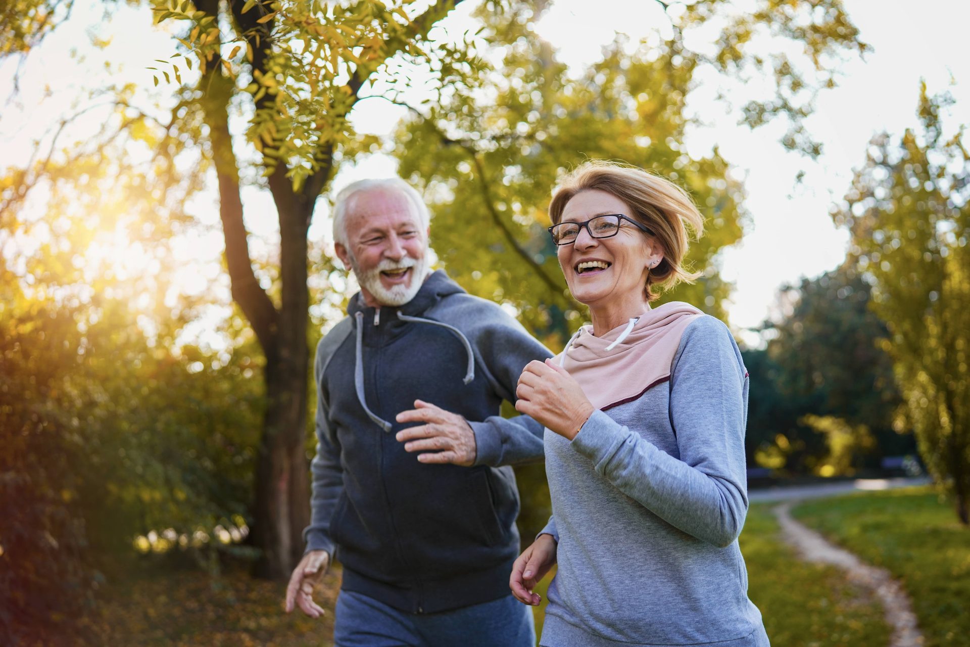 People in nature, Facial expression, Smile, Happiness, Eyewear, Leisure, Fun, Spring, Recreation