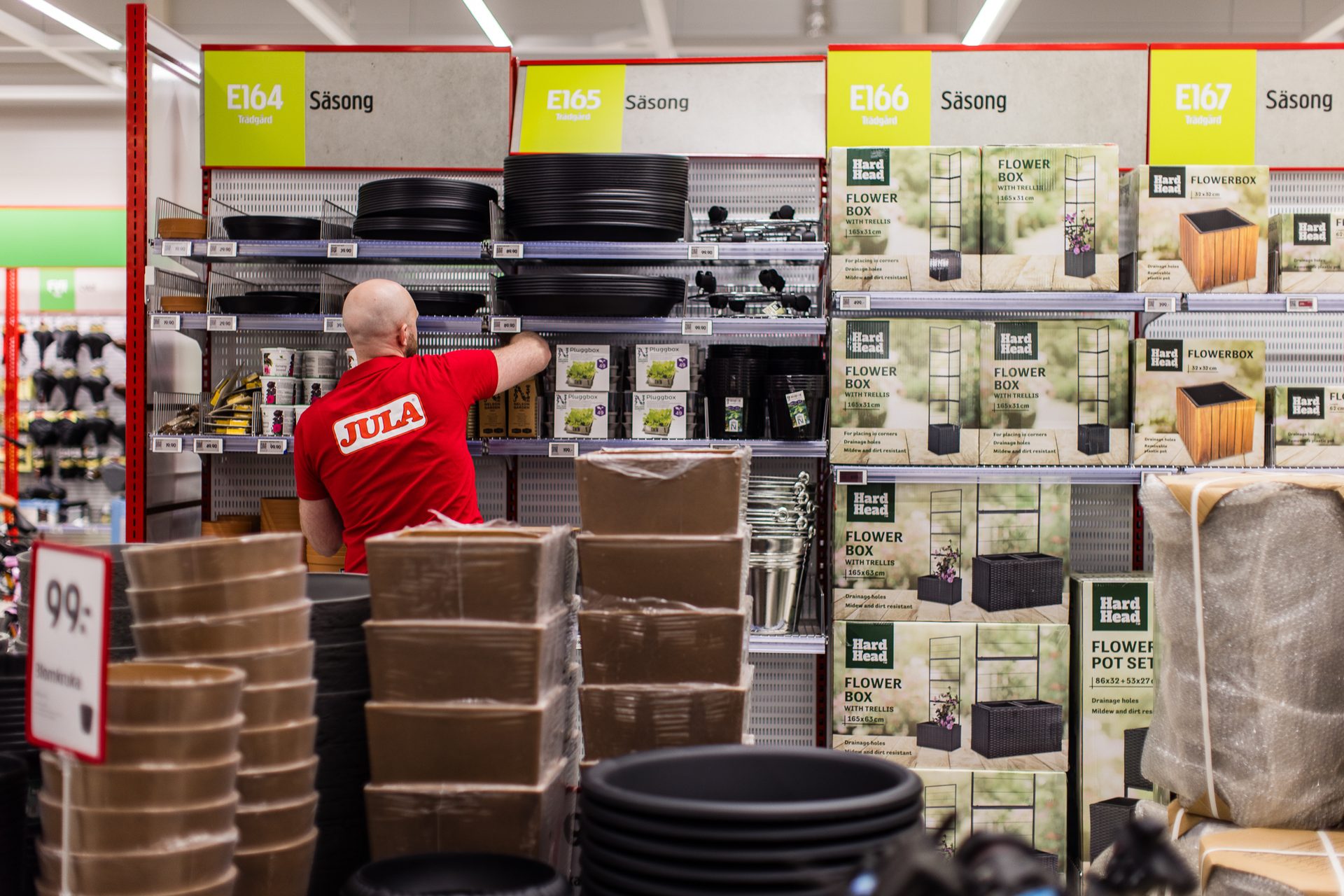 Flooring, Shelving, Floor, Shelf, Retail