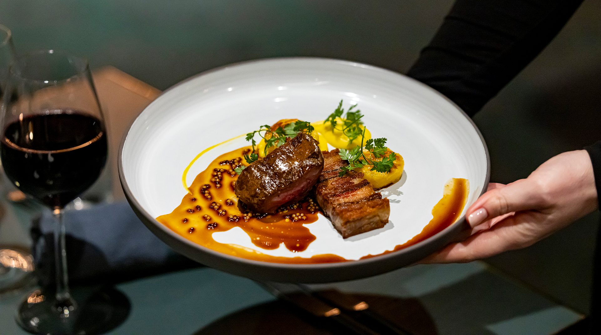 Burgundy wine, Food, Tableware, Stemware, Drinkware, Recipe, Ingredient, Plate, Steak