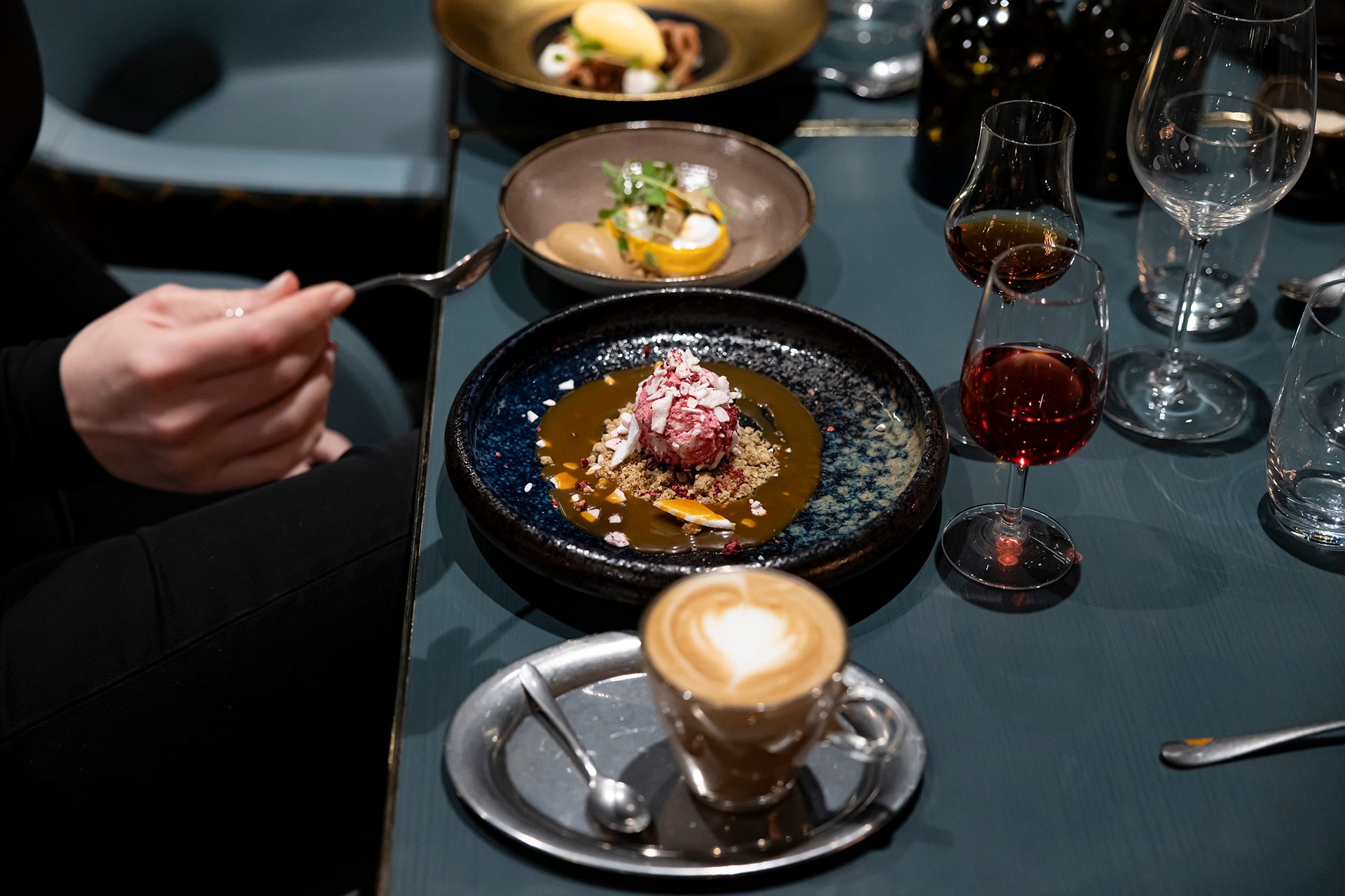 Tableware, Dishware, Drinkware, Food, Plate, Cup, Serveware, Drink, Ingredient, Cuisine