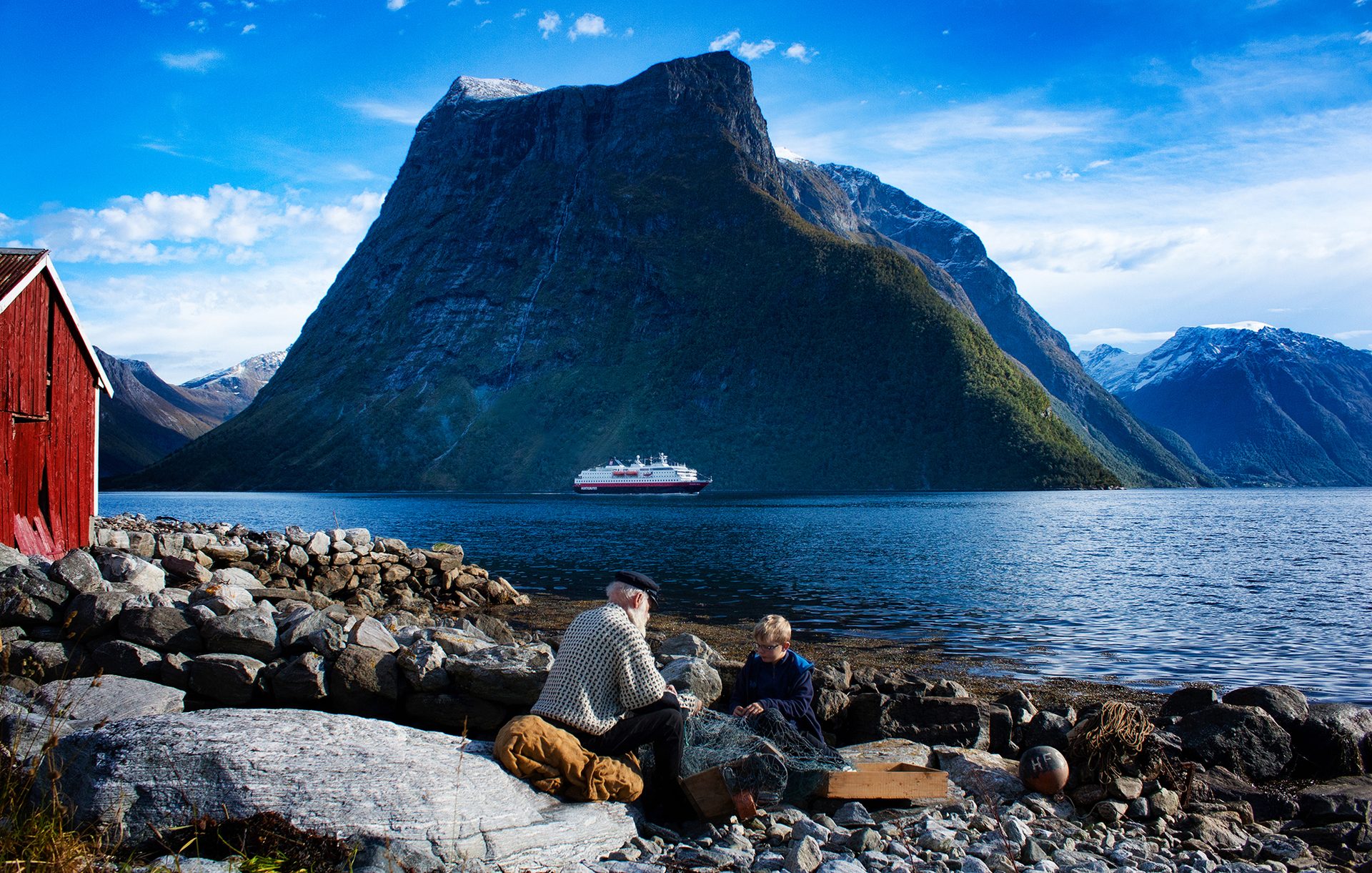 Coastal and oceanic landforms, Mountain range, Hill station, Highland, Terrain, Coast, Lake