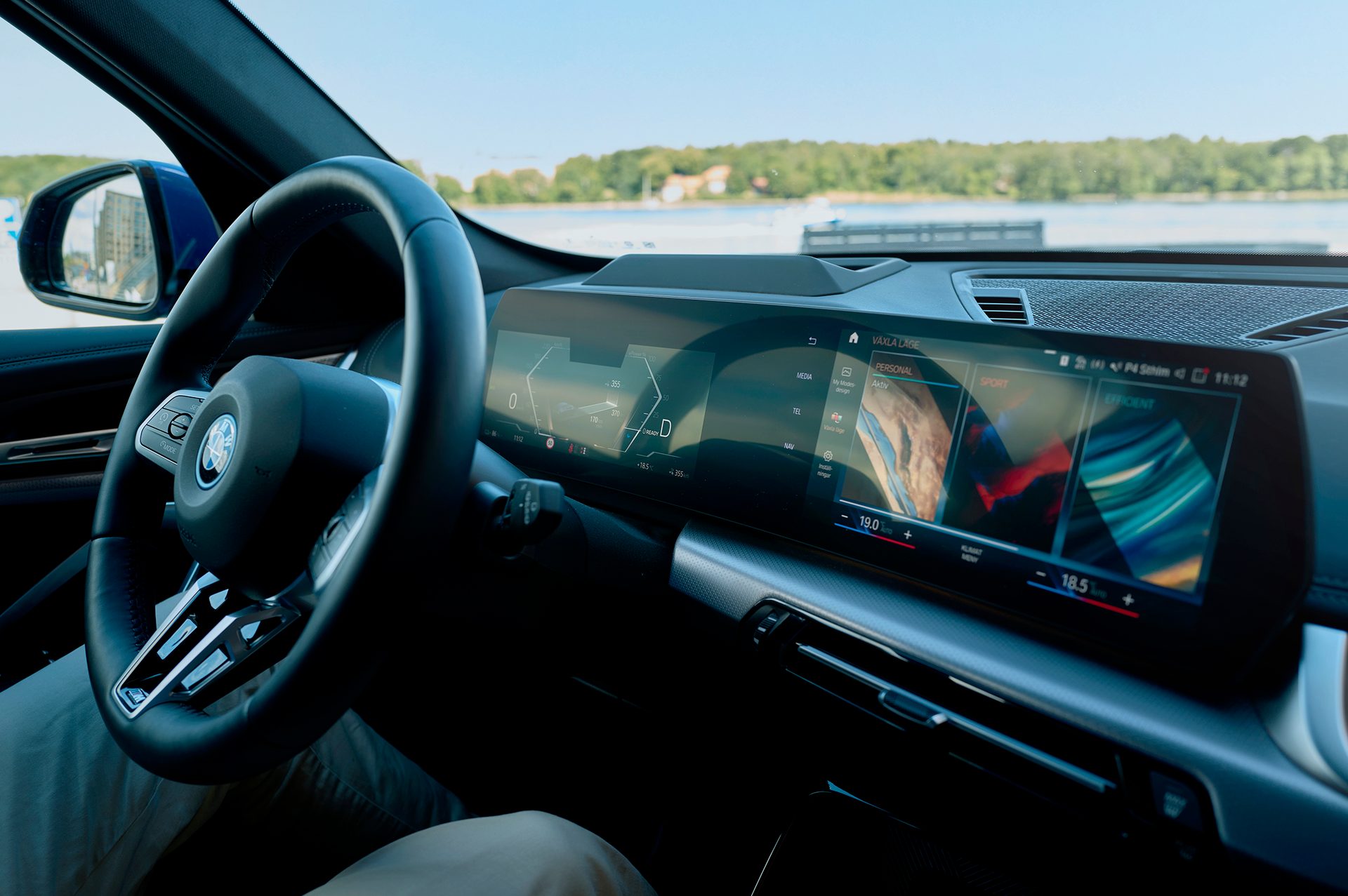 Motor vehicle, Automotive design, Steering part, Car, Sky, Wheel