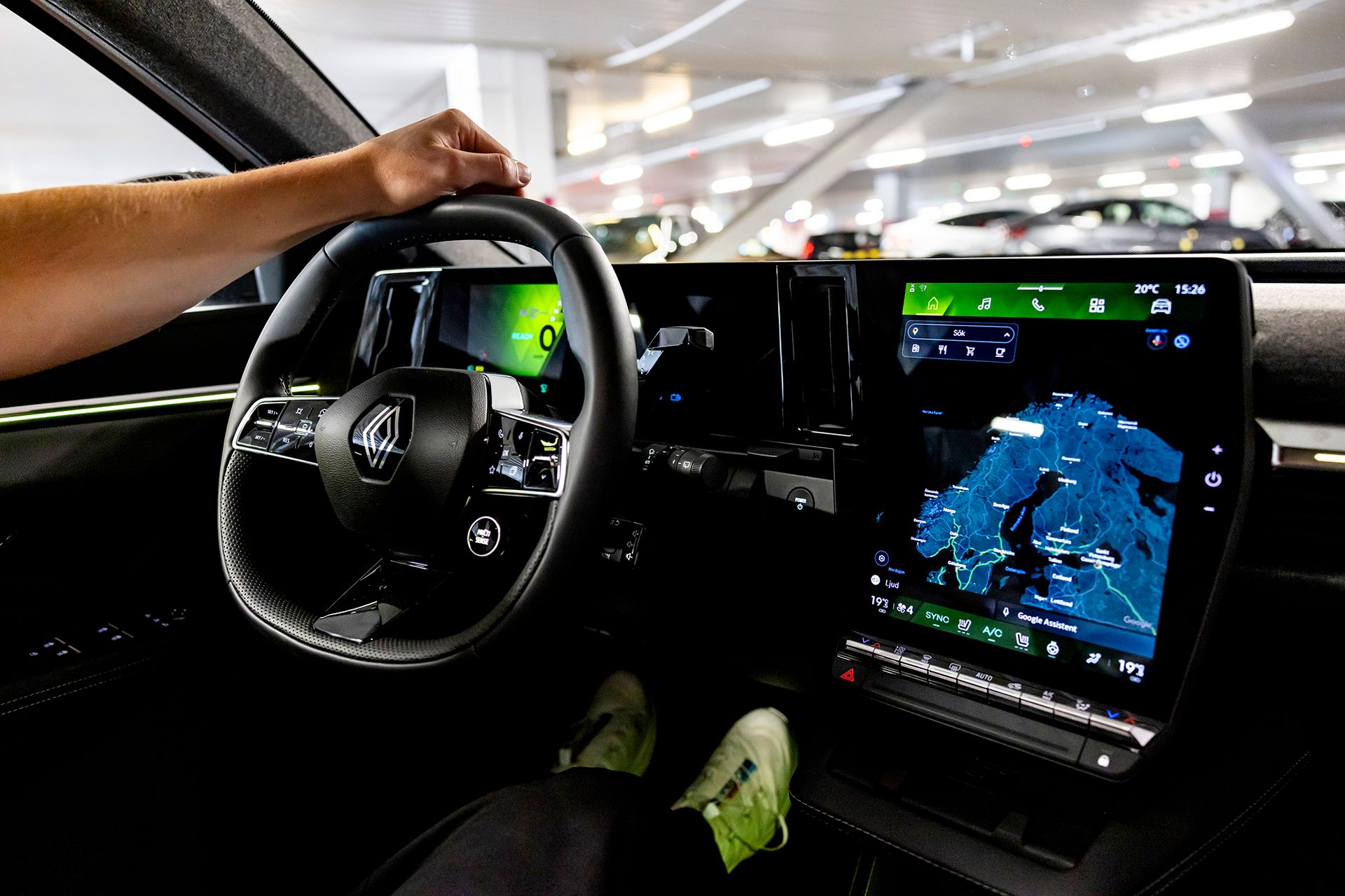 Personal luxury car, Motor vehicle, Automotive design, Steering part, Plant, Speedometer
