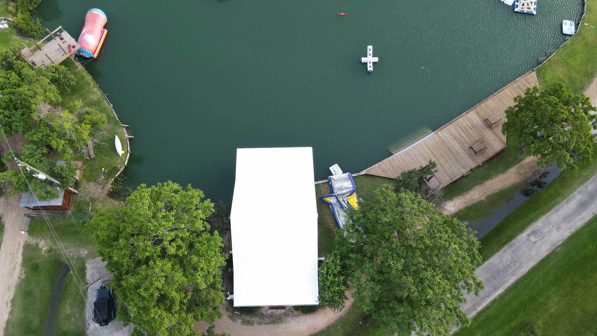 Water resources, Urban design, Plant, Property, White, Boat, Nature, Watercraft, Lake