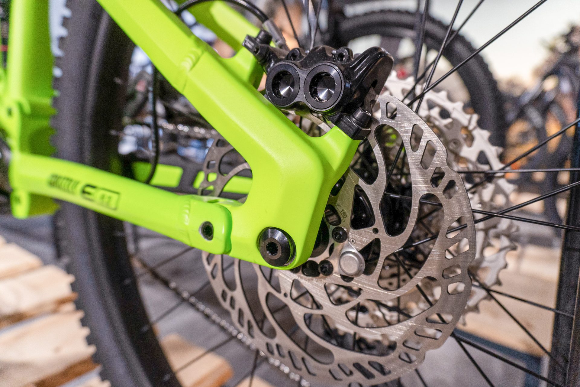 Bicycles--Equipment and supplies, Bicycle Wheel Rim, Synthetic rubber, Crankset