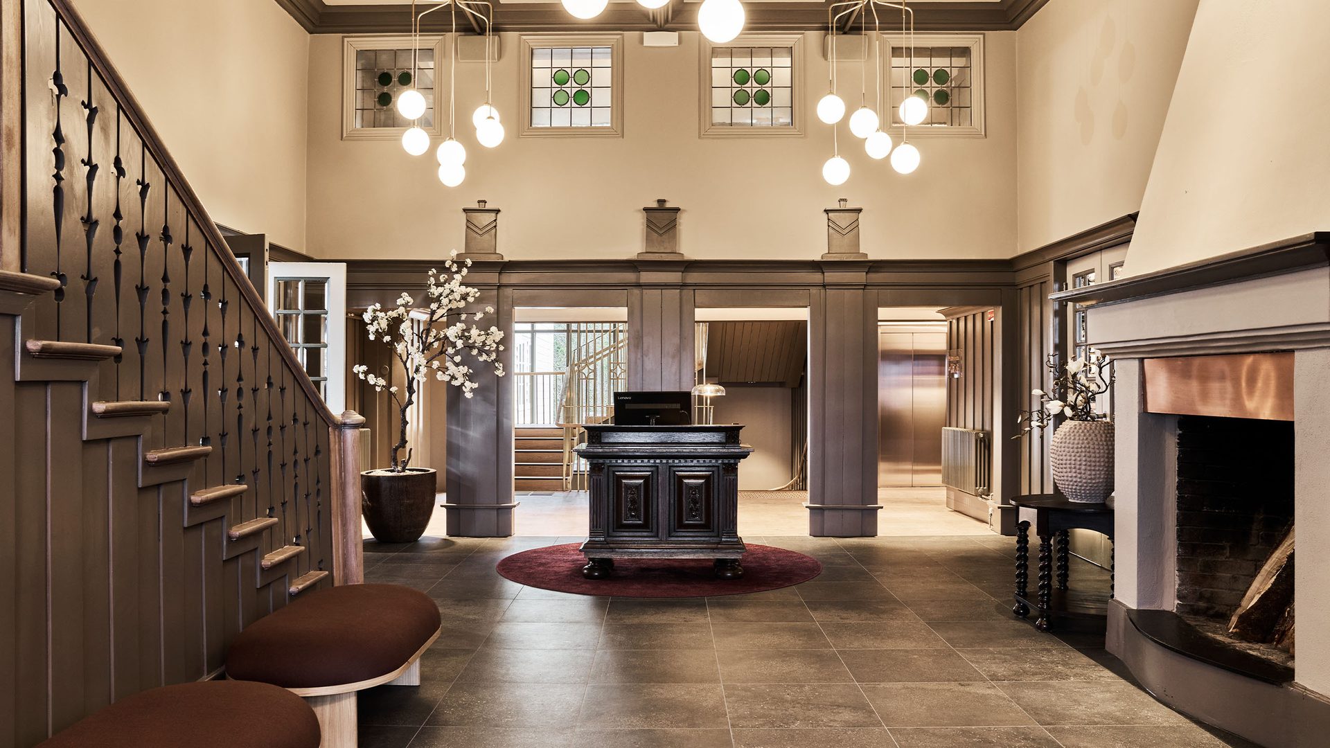 Interior design, Light fixture, Flooring, Wall, Floor, Wood, Ceiling, Lighting, Architecture, Furniture