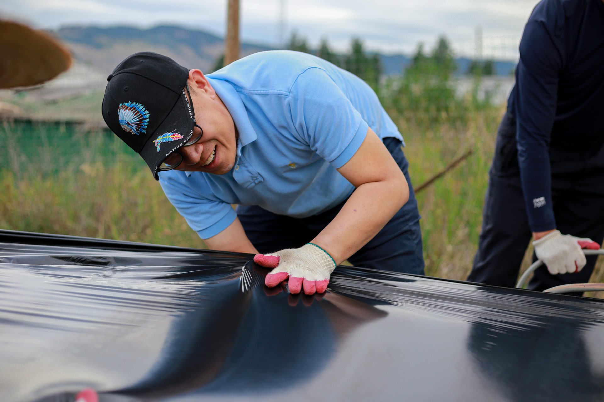 Motor vehicle, Automotive design, Hood, Sky, T-shirt