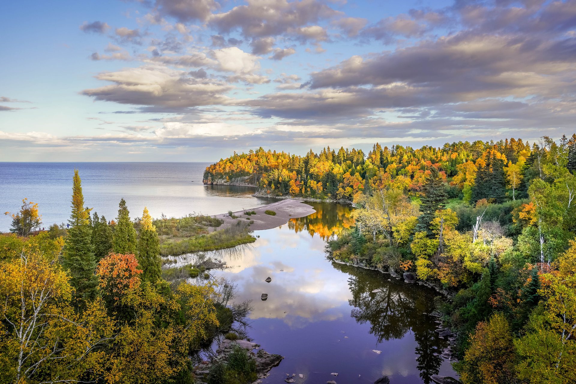 Body of water, Natural landscape, Cloud, Sky, Plant, Nature, Lake, Watercourse