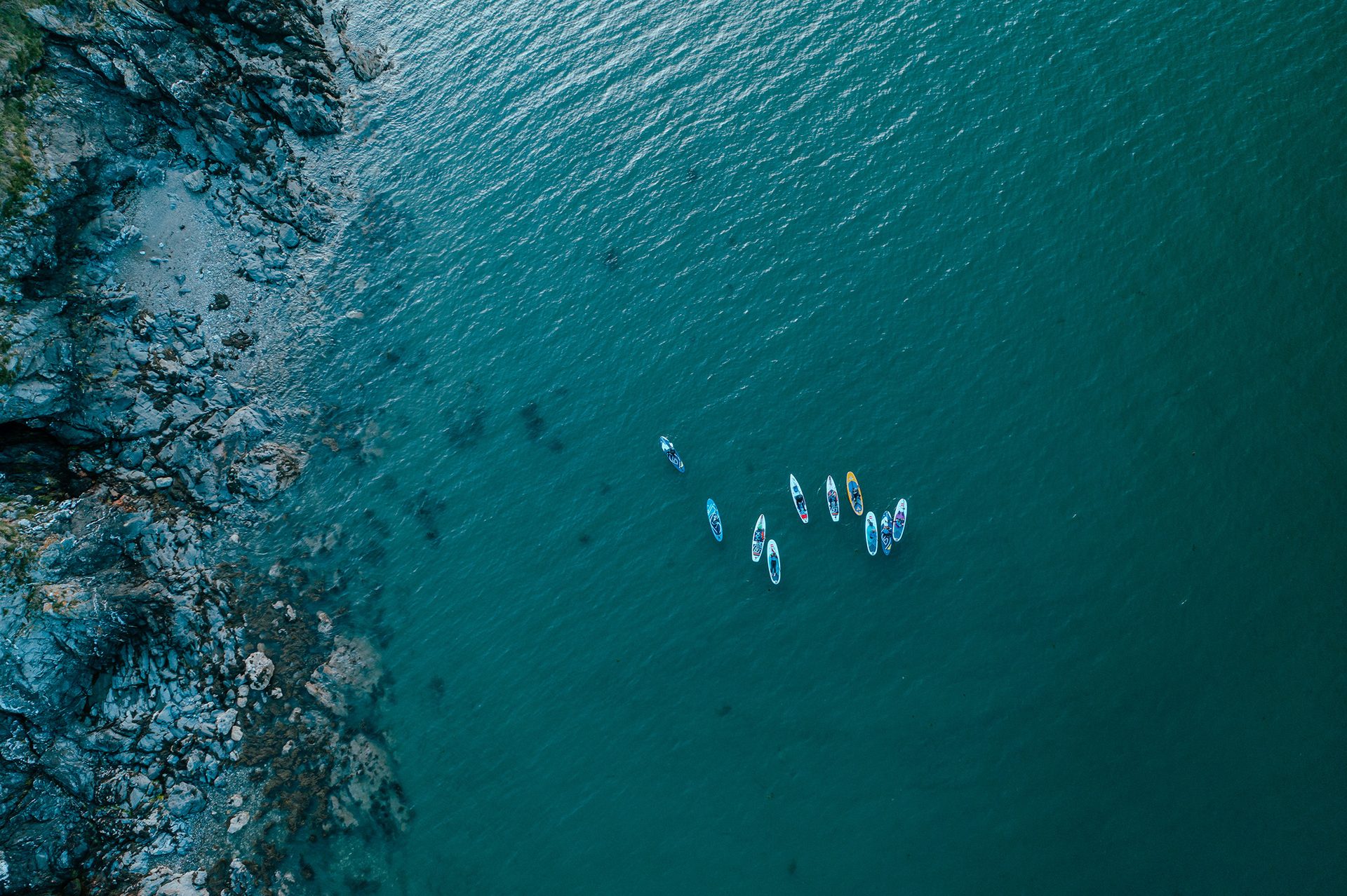 Water resources, Watercraft, Azure, Fluid, Boat, Lake, Aqua