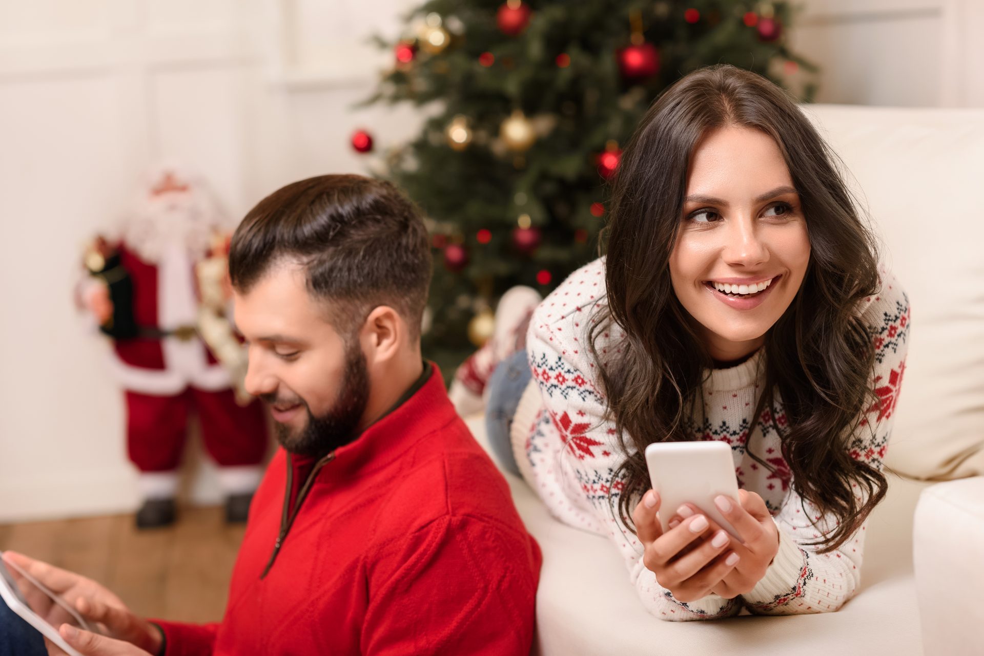 Christmas tree, Facial expression, Smile, Happy, Red