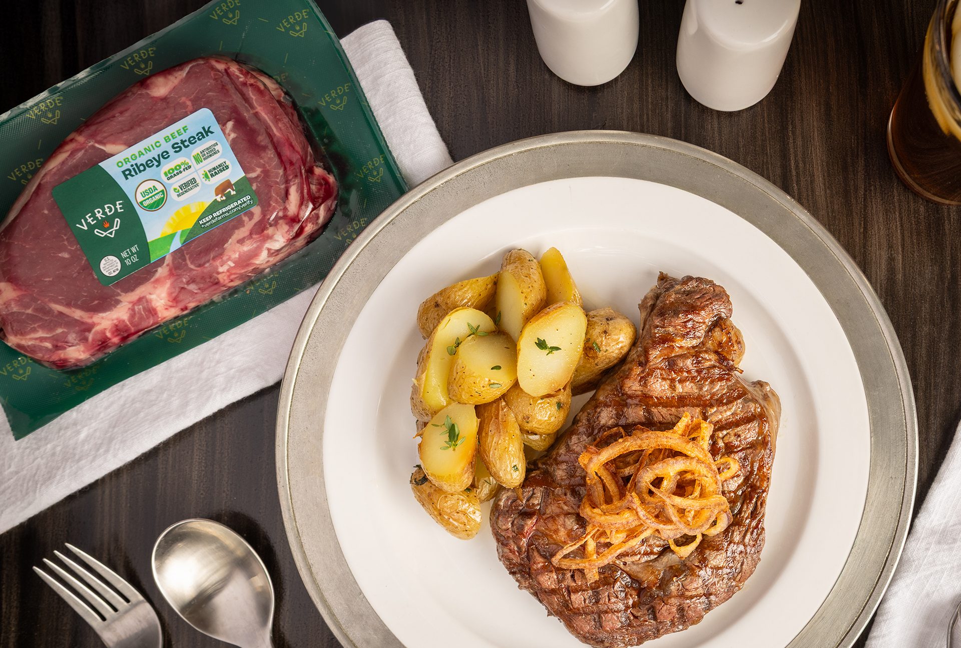 Flat iron steak, Red meat, Food, Ingredient, Beef, Tableware, Veal, Pork