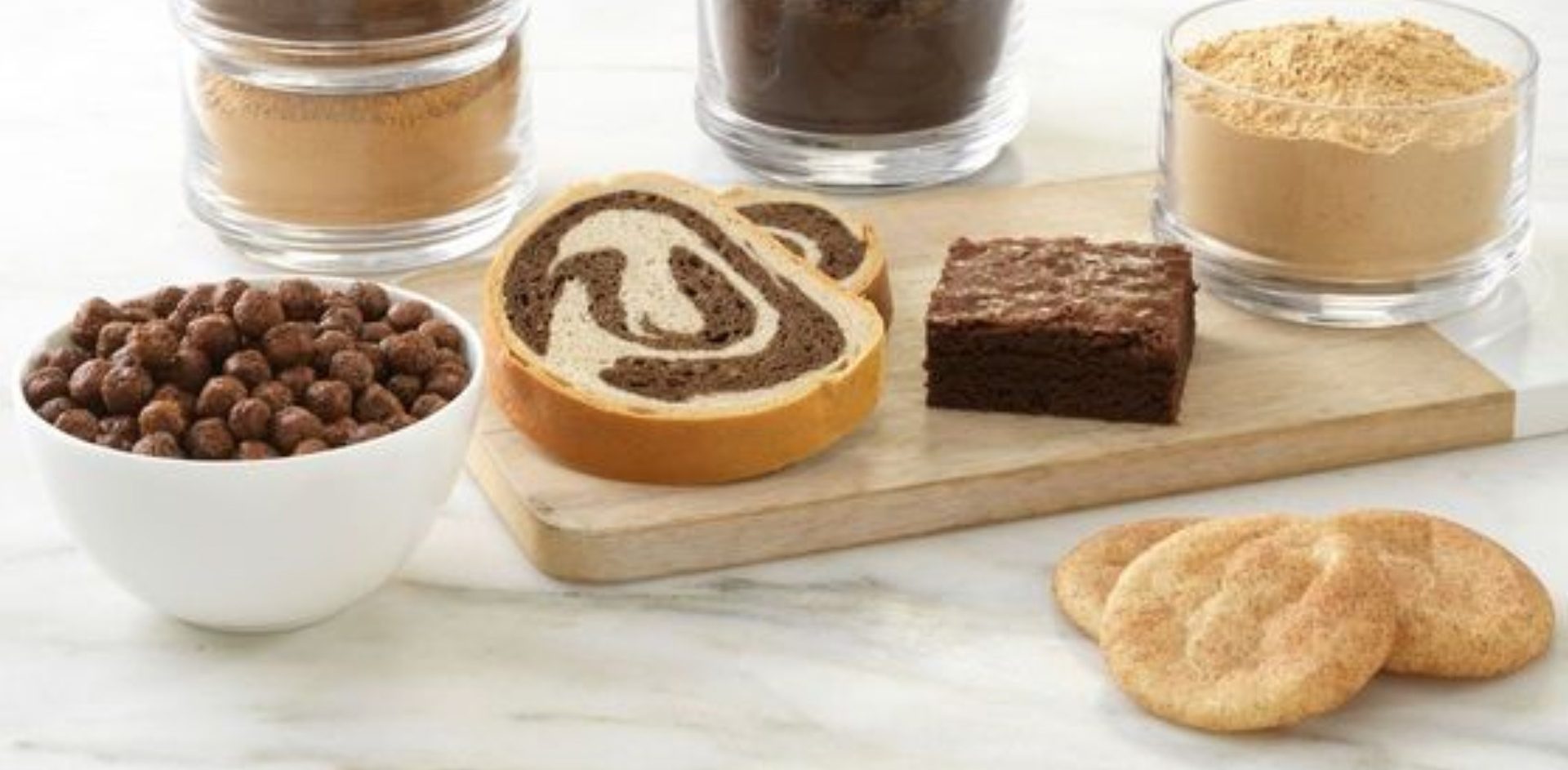 Baked goods, Single-origin coffee, Food, Tableware, Ingredient, Recipe, Plate, Cuisine, Dish