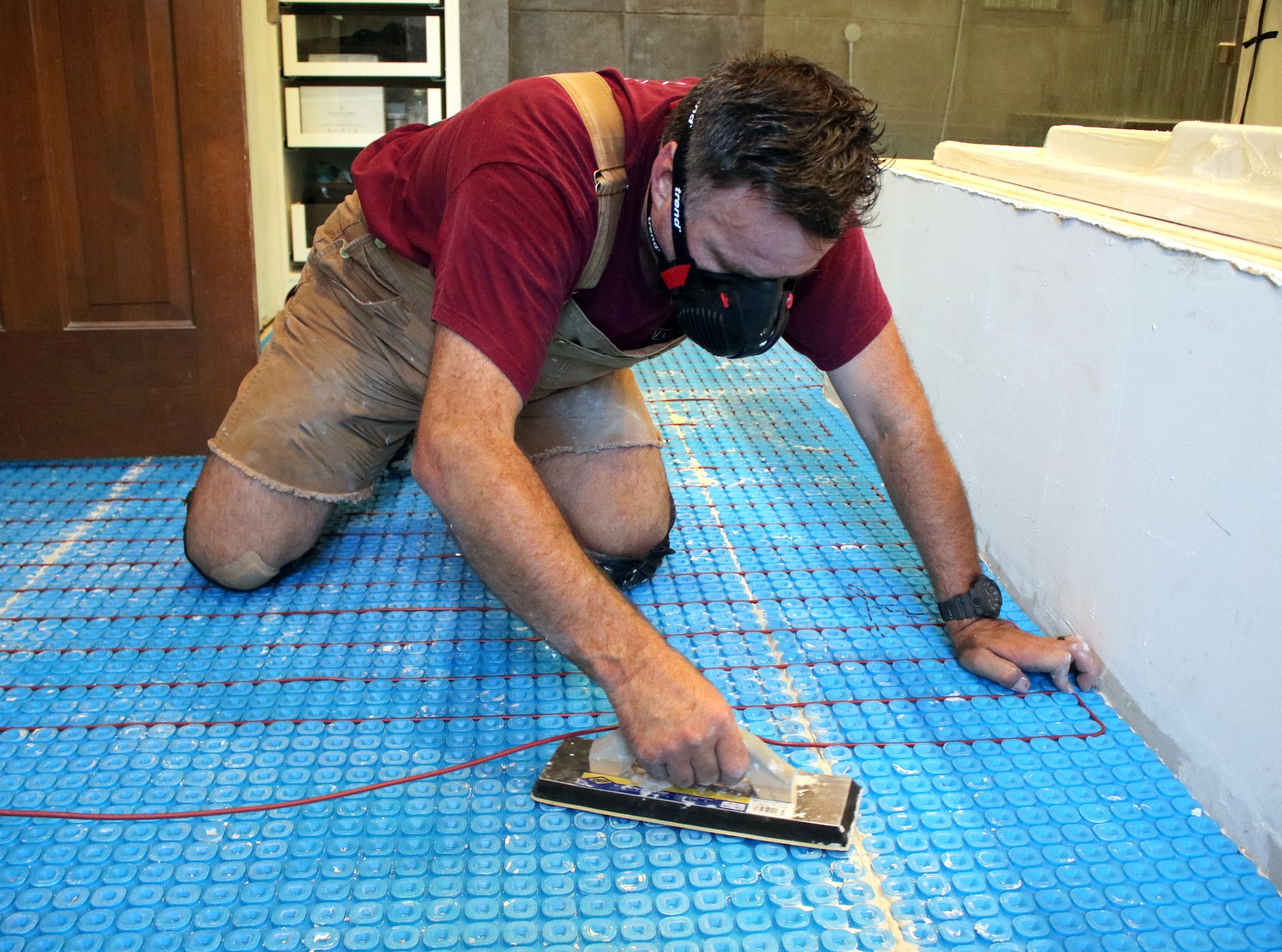 Cabinetry, Knee, Wood, Floor, Flooring, Thigh, Elbow