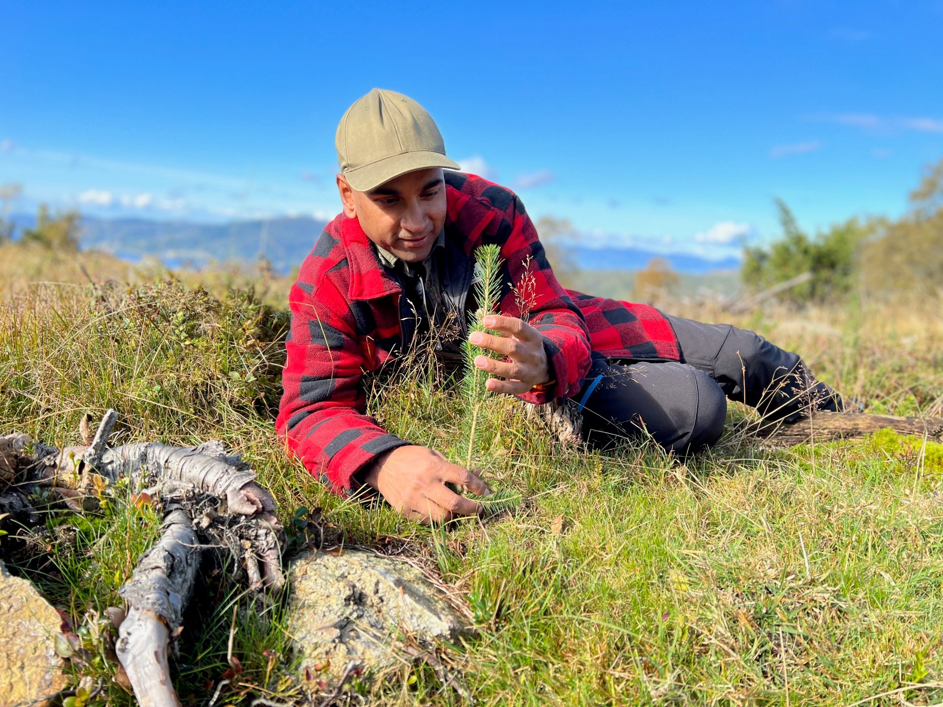People in nature, Clothing, Hat, Cap, Recreation