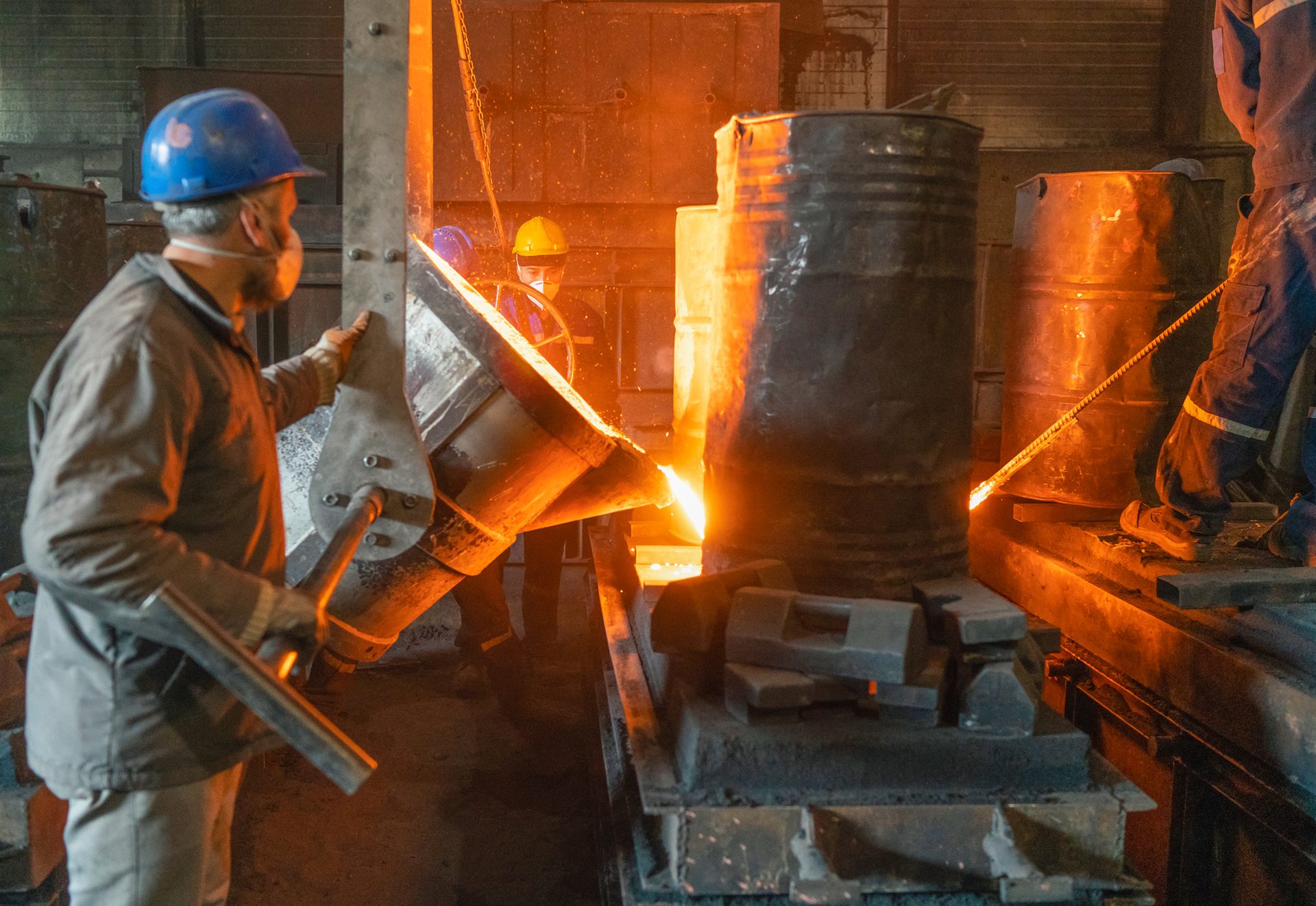 Pouring hot steel