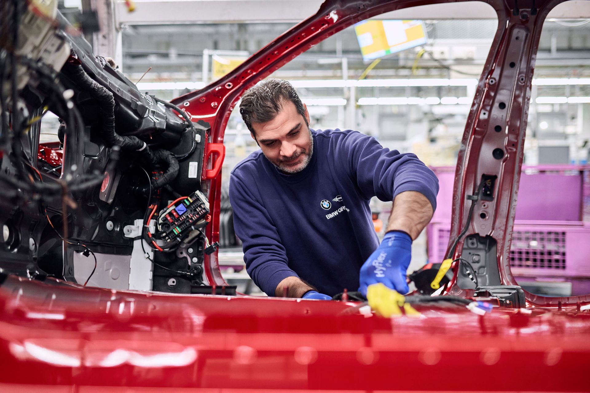Motor vehicle, Automotive design, Hood, Red