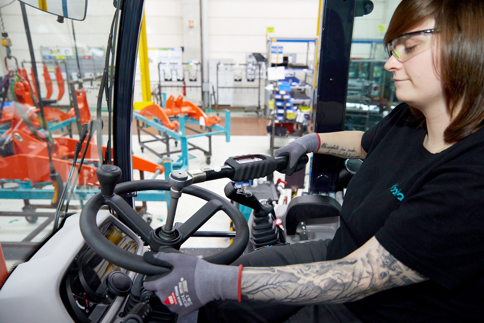 Motor vehicle, Bicycle handlebar, Automotive design, Wheel