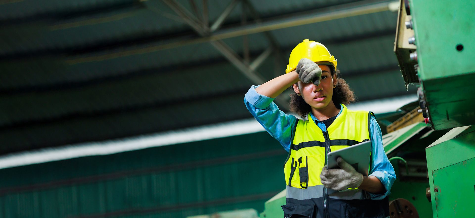 High-visibility clothing, Baseball cap, Helmet, Workwear, Vest