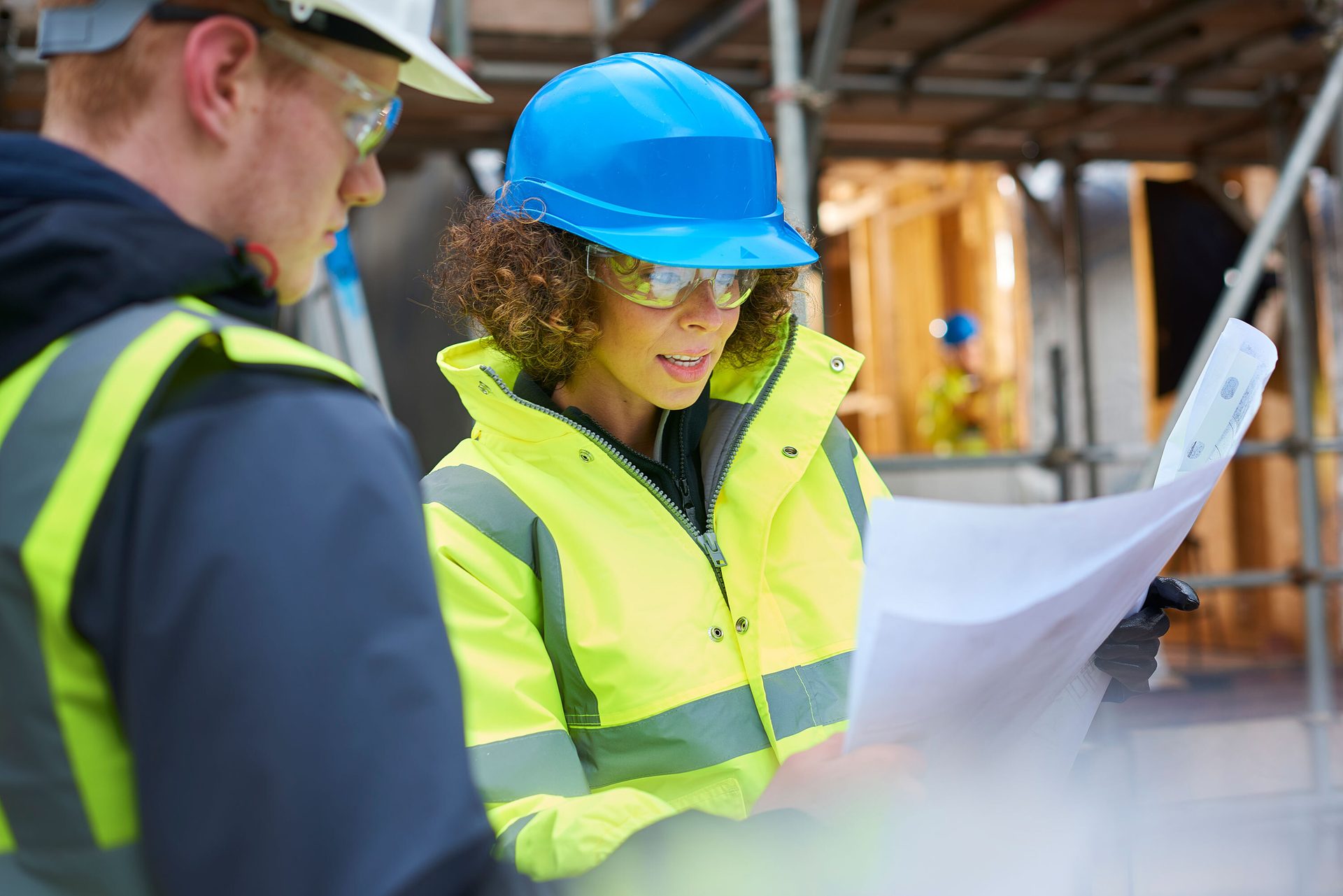Hard hat, High-visibility clothing, Workwear, Helmet, Tradesman, Sleeve, Engineer, Headgear