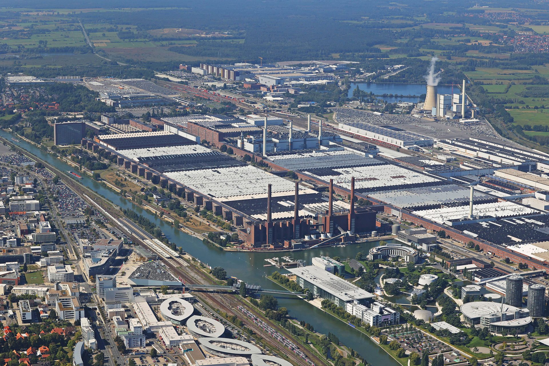 Water resources, Urban design, Building, Infrastructure, Thoroughfare, Cityscape