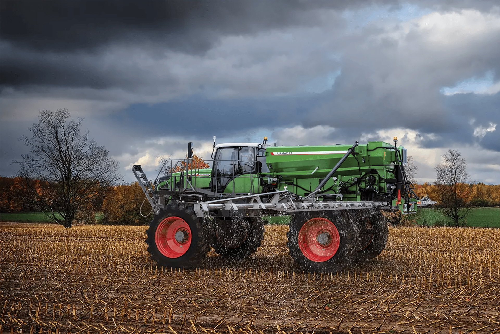Automotive tire, Motor vehicle, Agricultural machinery, Wheel, Cloud, Sky, Plant, Tractor