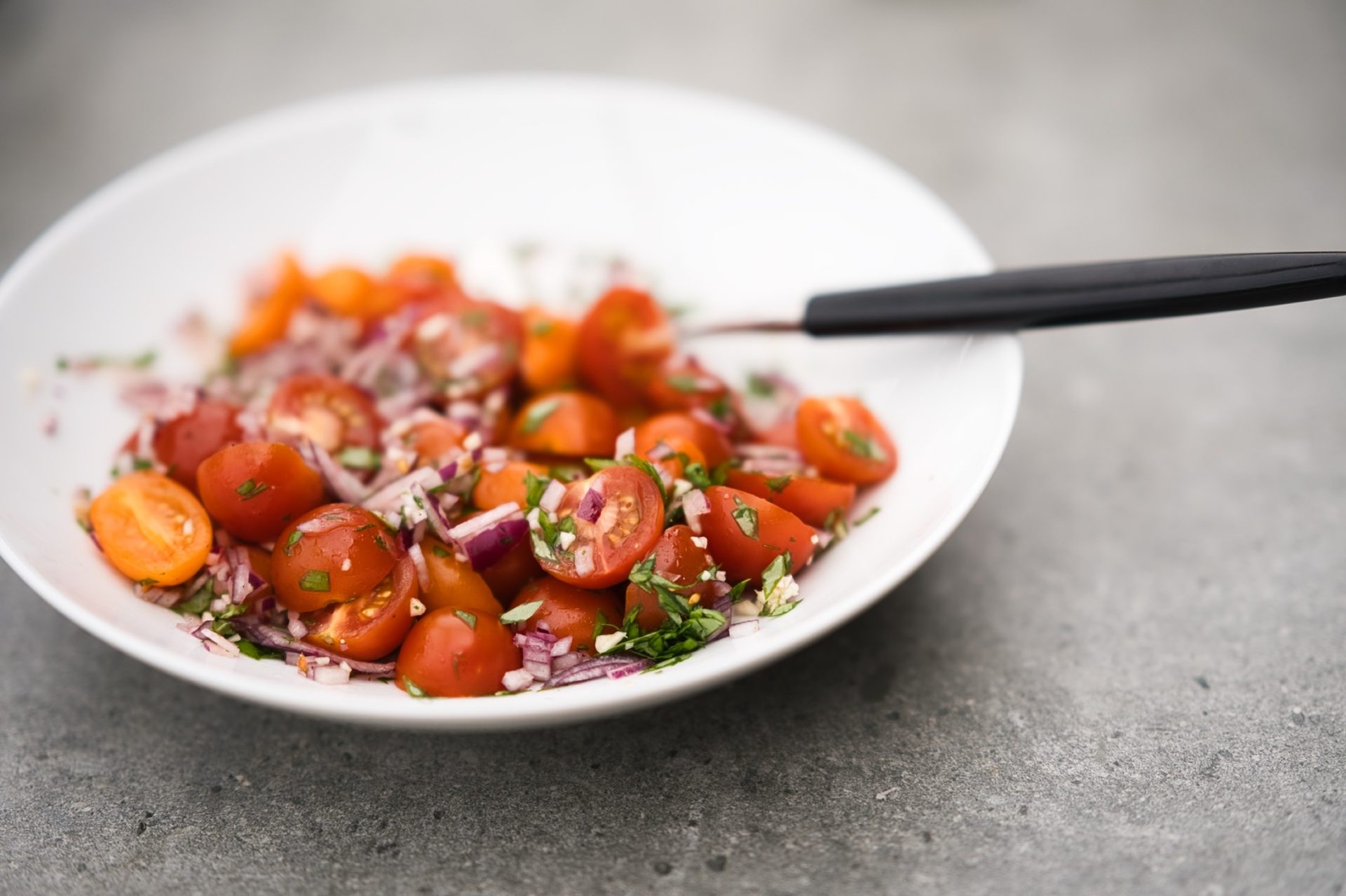 Natural foods, Bush tomato, Leaf vegetable, Food, Tableware, Ingredient, Recipe, Cuisine