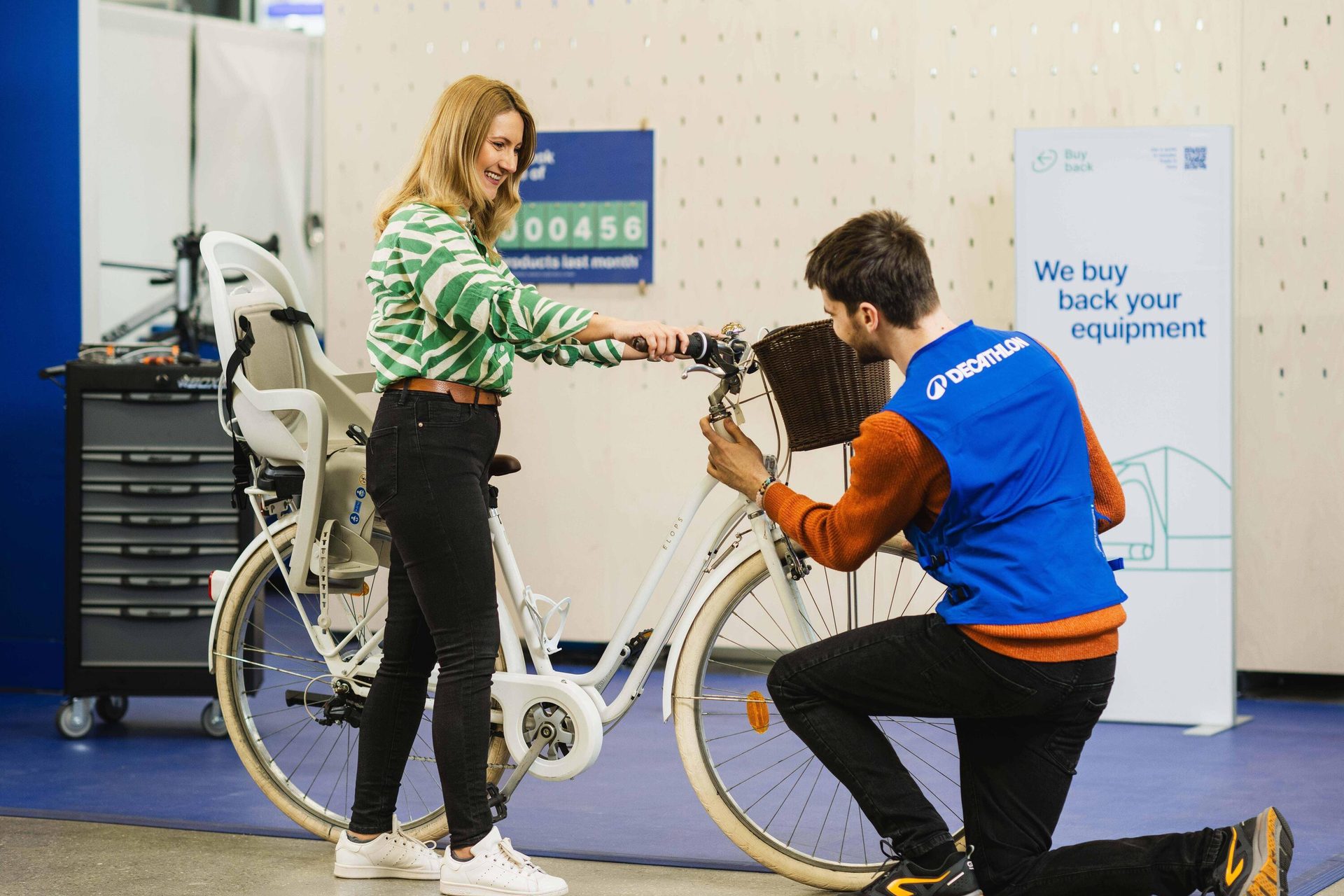 Bicycle wheel, Arm, Sneakers