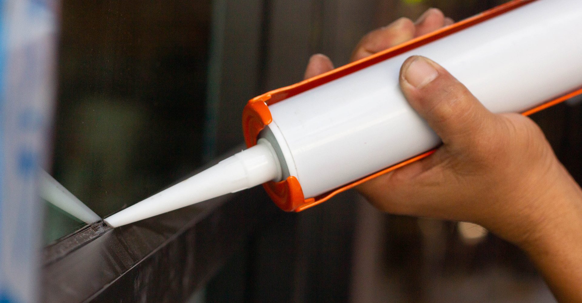 Silicone glue to seal the glass and aluminum