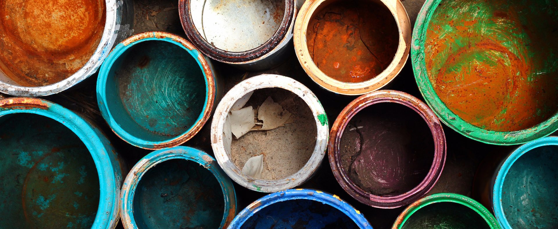 Dried up paint for recycling