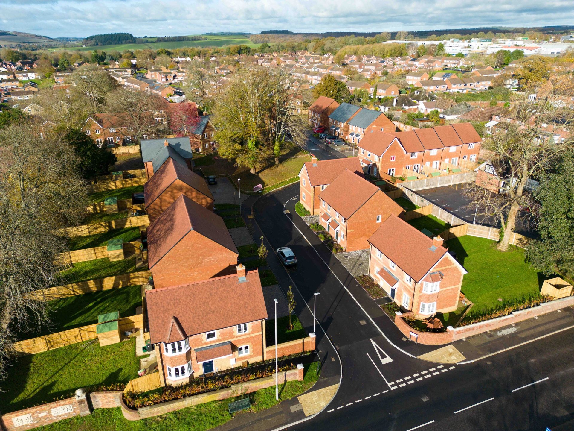 Land lot, Urban design, Sky, Plant, Building, Tree, Window, House, Cloud, Neighbourhood