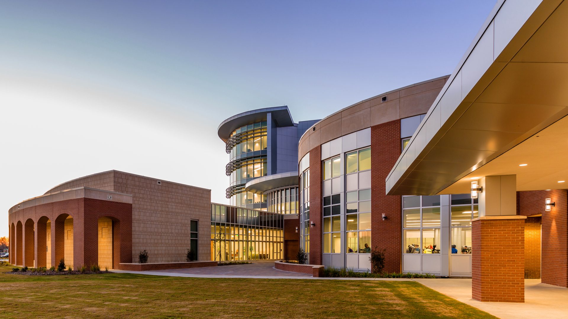Thibodaux Regional Wellness Center Showcases A Hurricane Resistant Curtainwall