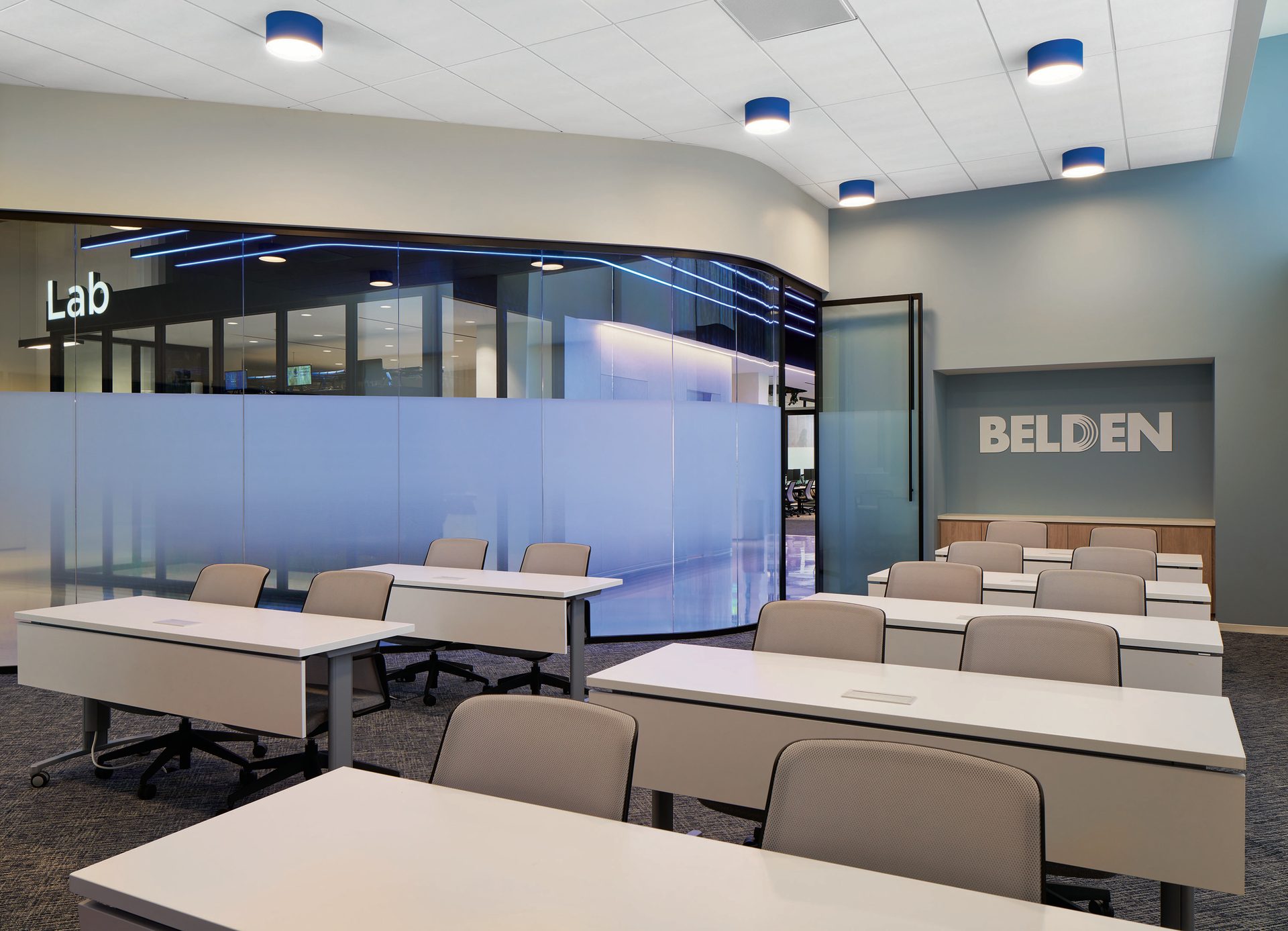 In conference and education spaces, acoustical mineral fiber ceiling panels provide the ideal levels of sound absorption and sound blocking while keeping the clean, sleek aesthetics defining the entire project.