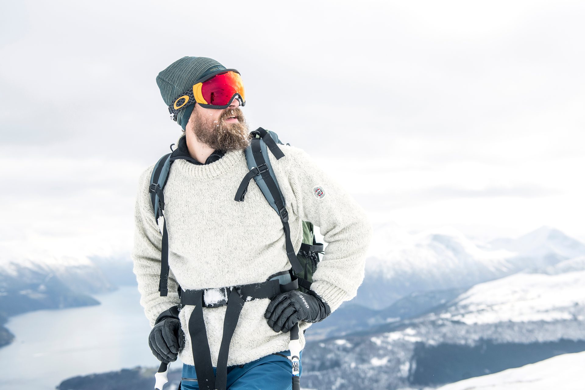 Ice cap, Sky, Cloud, Snow, Glove, Mountain, Slope, Headgear